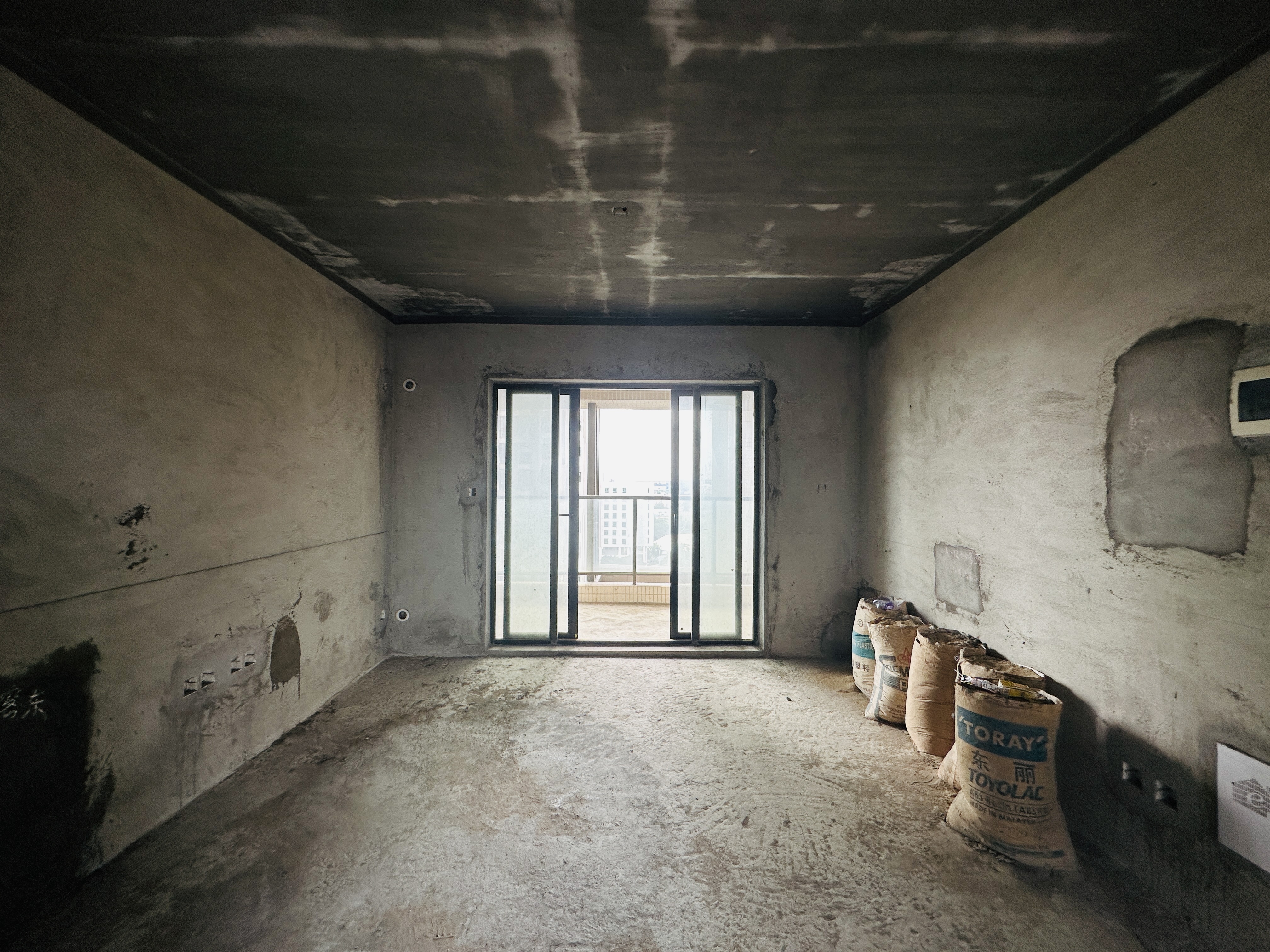 芒果社  3室2厅2卫    315.0万 芒果社  3室2厅2卫    315.0万客厅