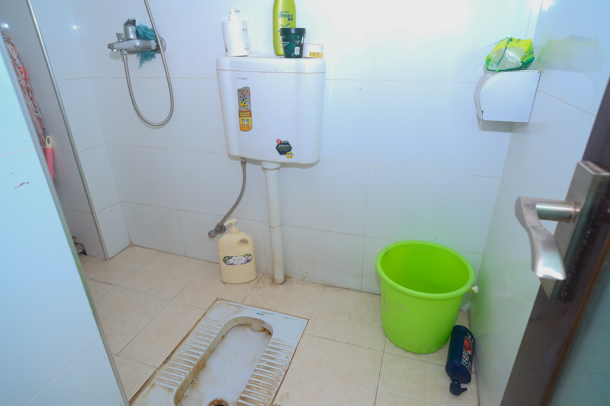 金鹰机电大市场 1室1厅1卫 19.8万 金鹰机电大市场 1室1厅1卫 19.8万卫生间