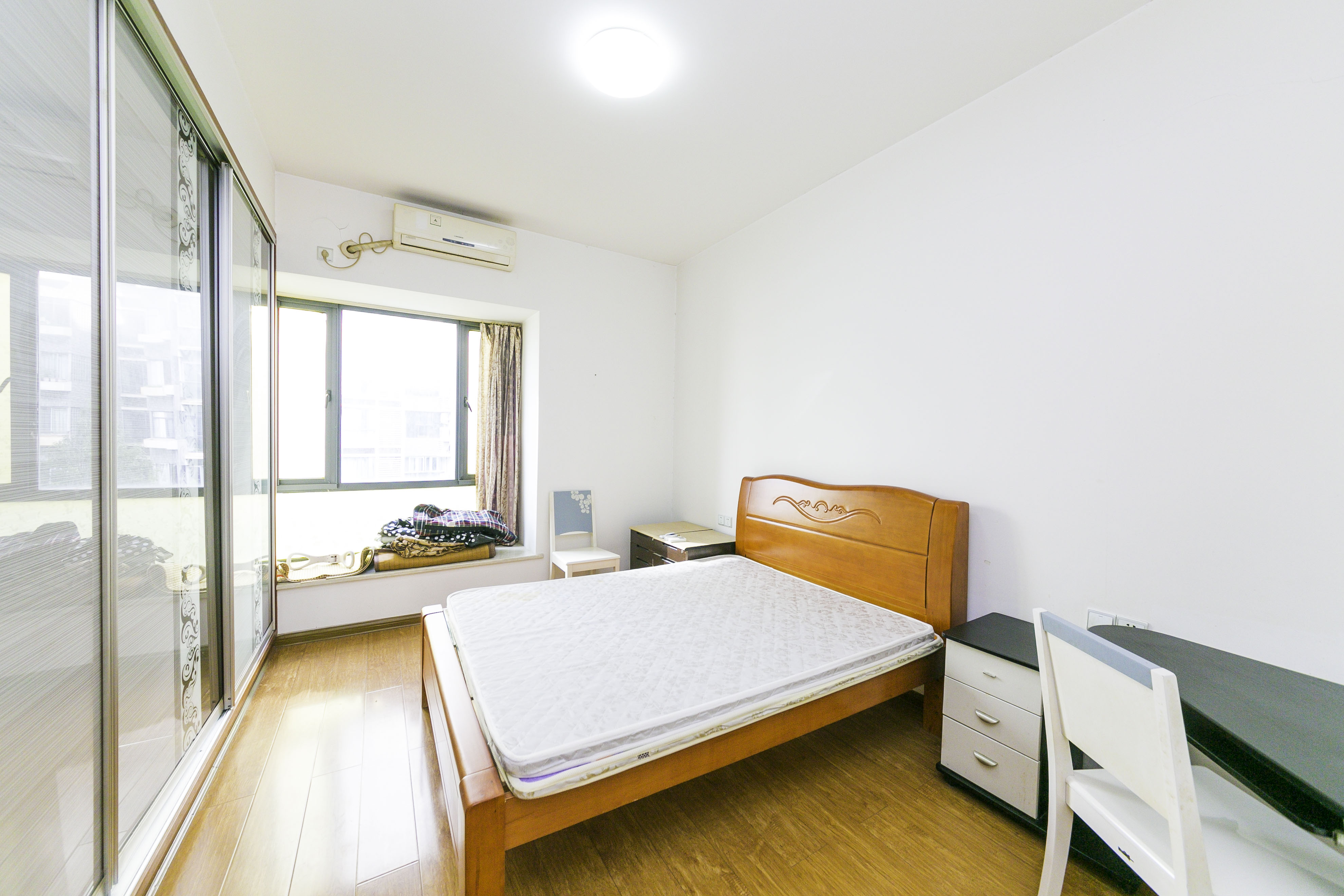 梦网景园  3室2厅2卫    167.0万卧室