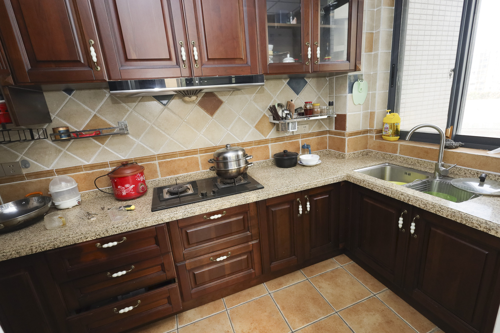 山语城一期  3室2厅2卫    118.0万厨房