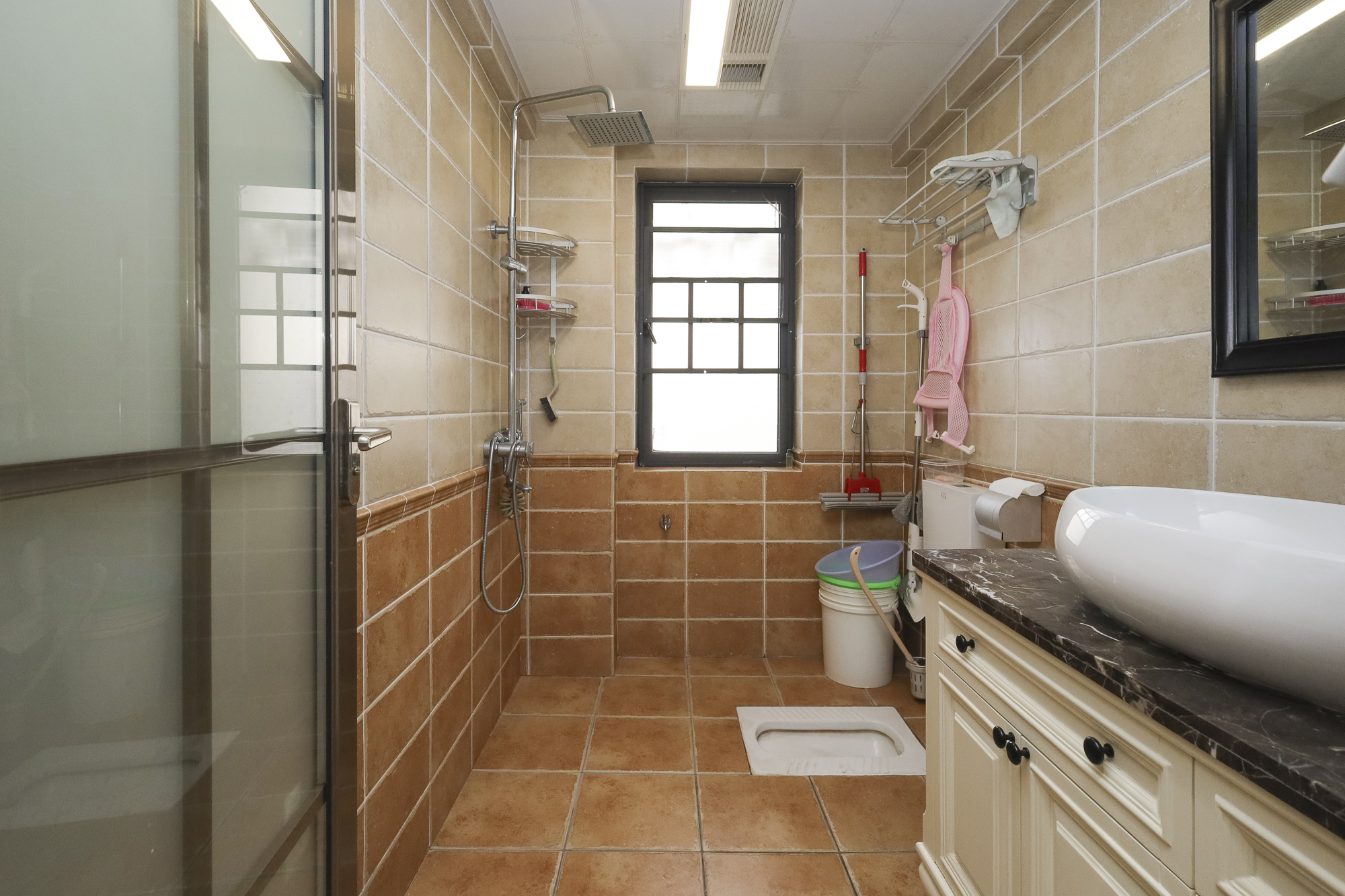 山语城一期  3室2厅2卫    118.0万卫生间