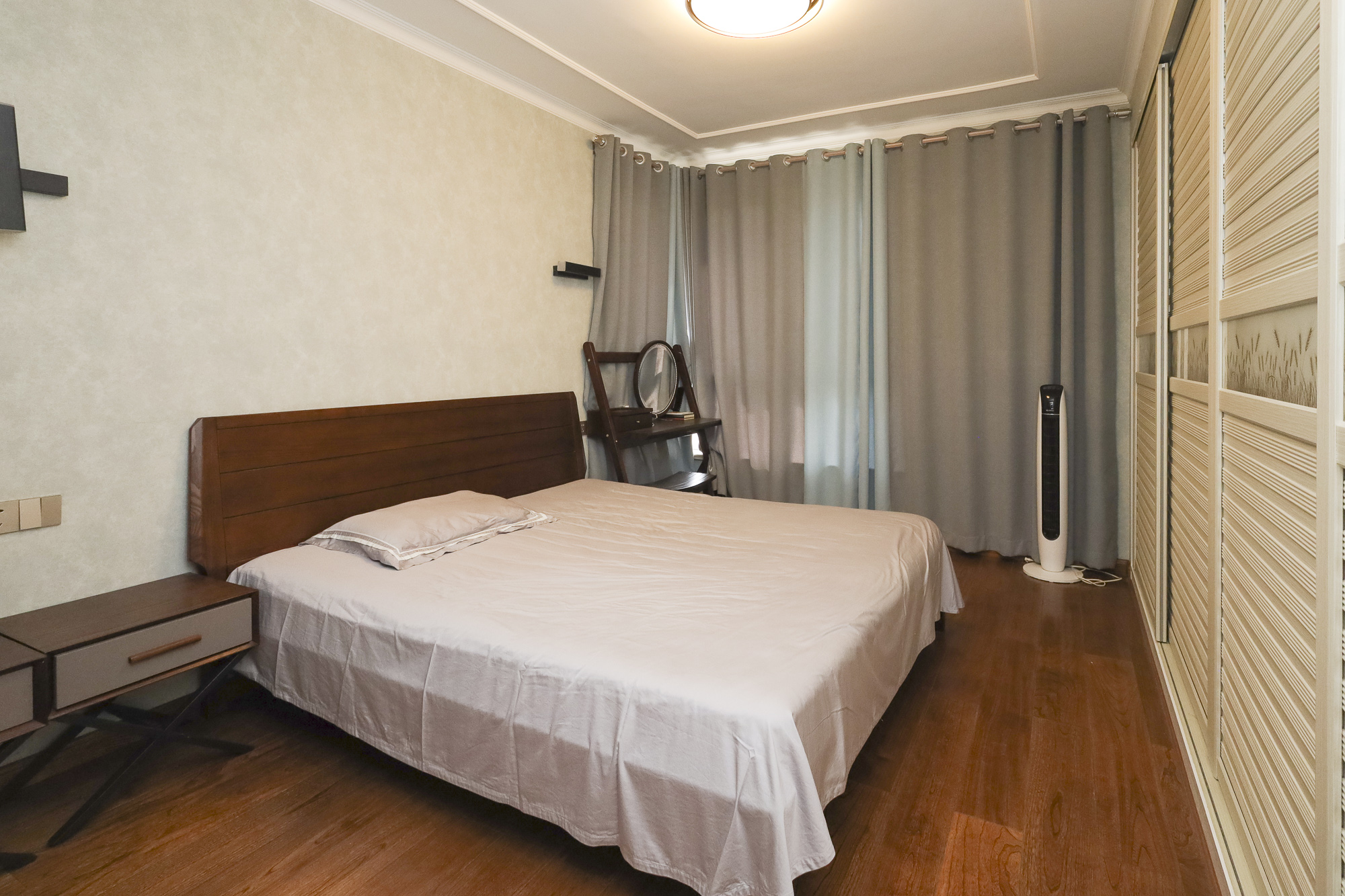 山语城一期  3室2厅2卫    118.0万卧室