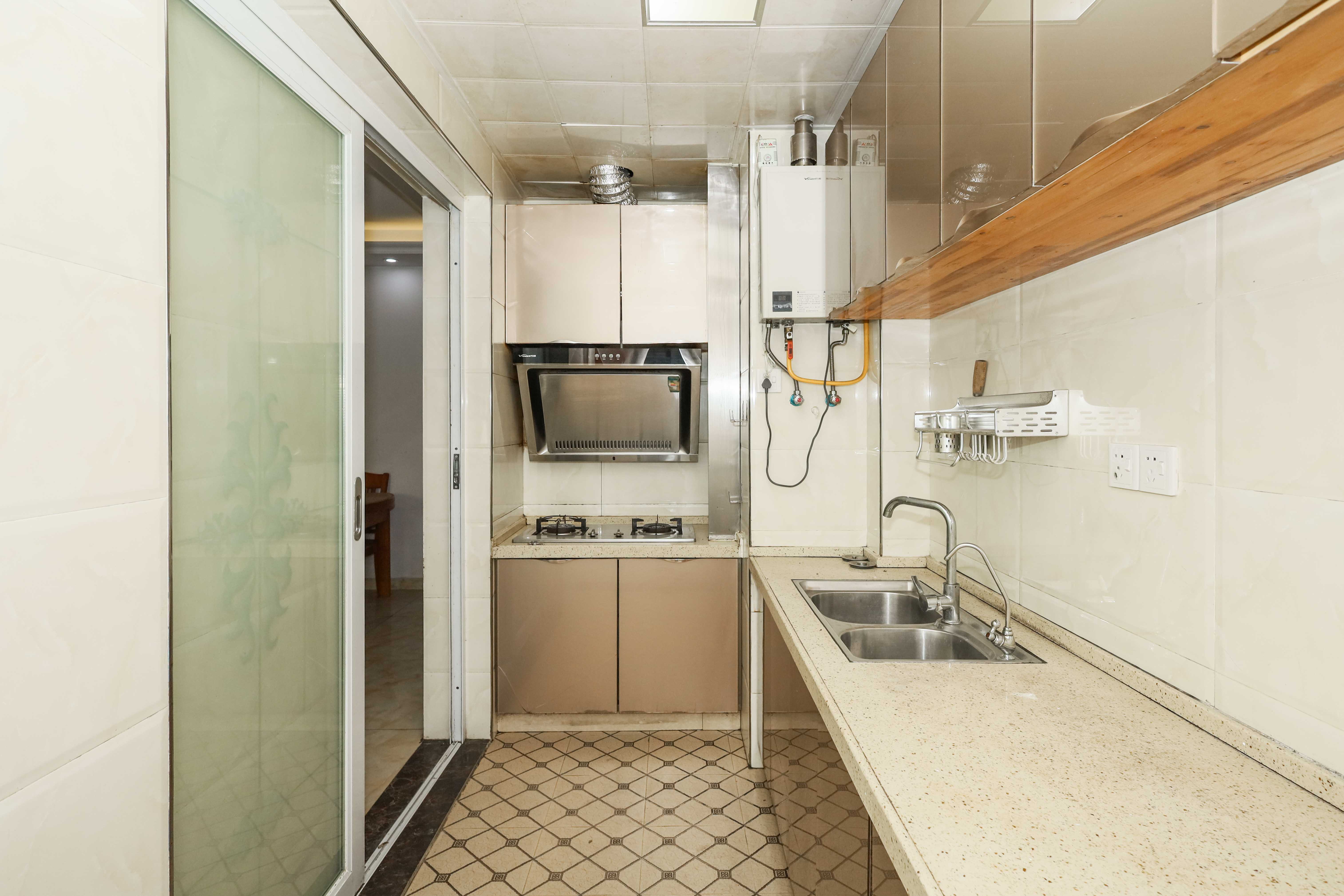 好莱城(弘德西街)  3室2厅1卫    79.0万 好莱城(弘德西街)  3室2厅1卫    79.0万厨房