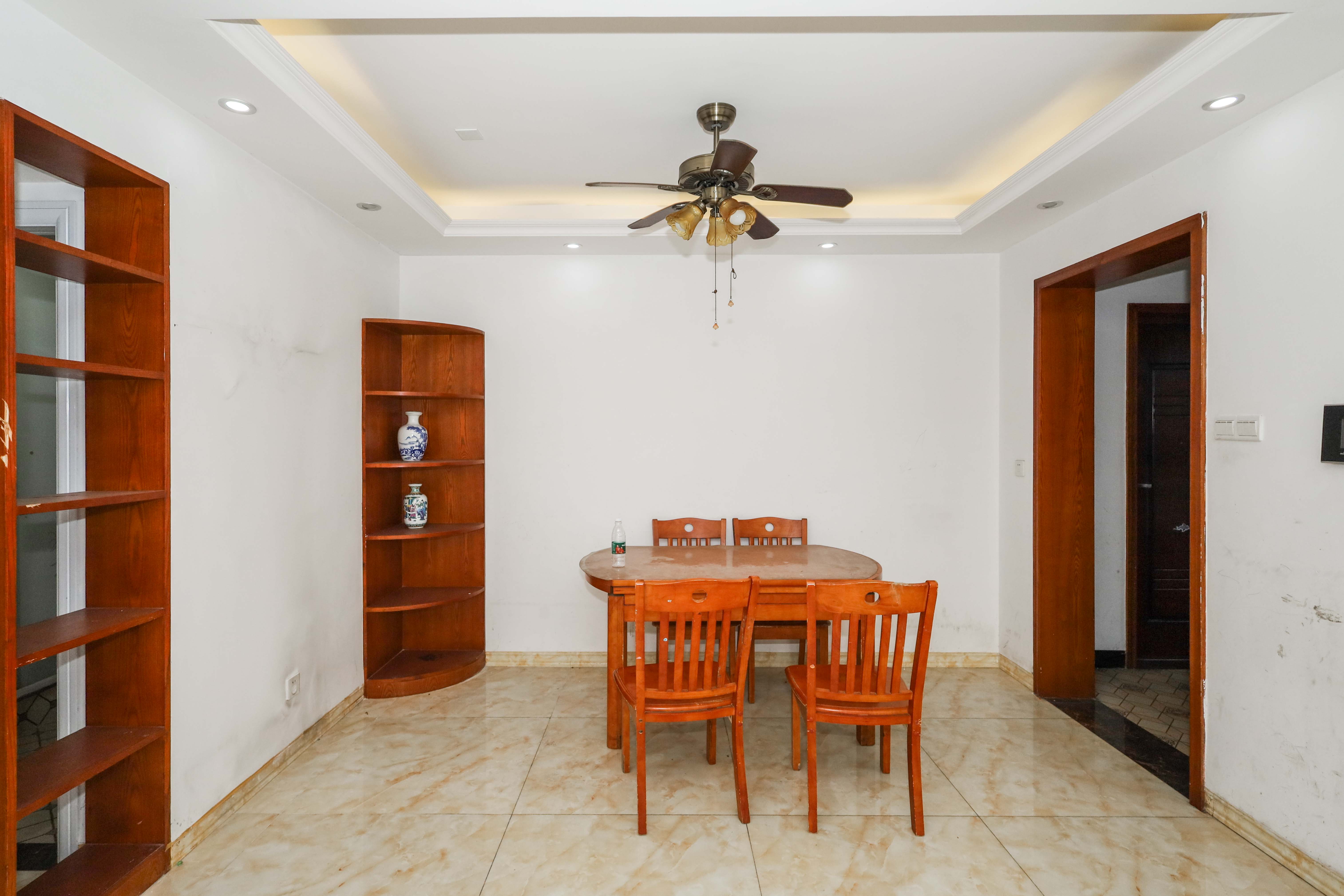 好莱城(弘德西街)  3室2厅1卫    79.0万 好莱城(弘德西街)  3室2厅1卫    79.0万其他