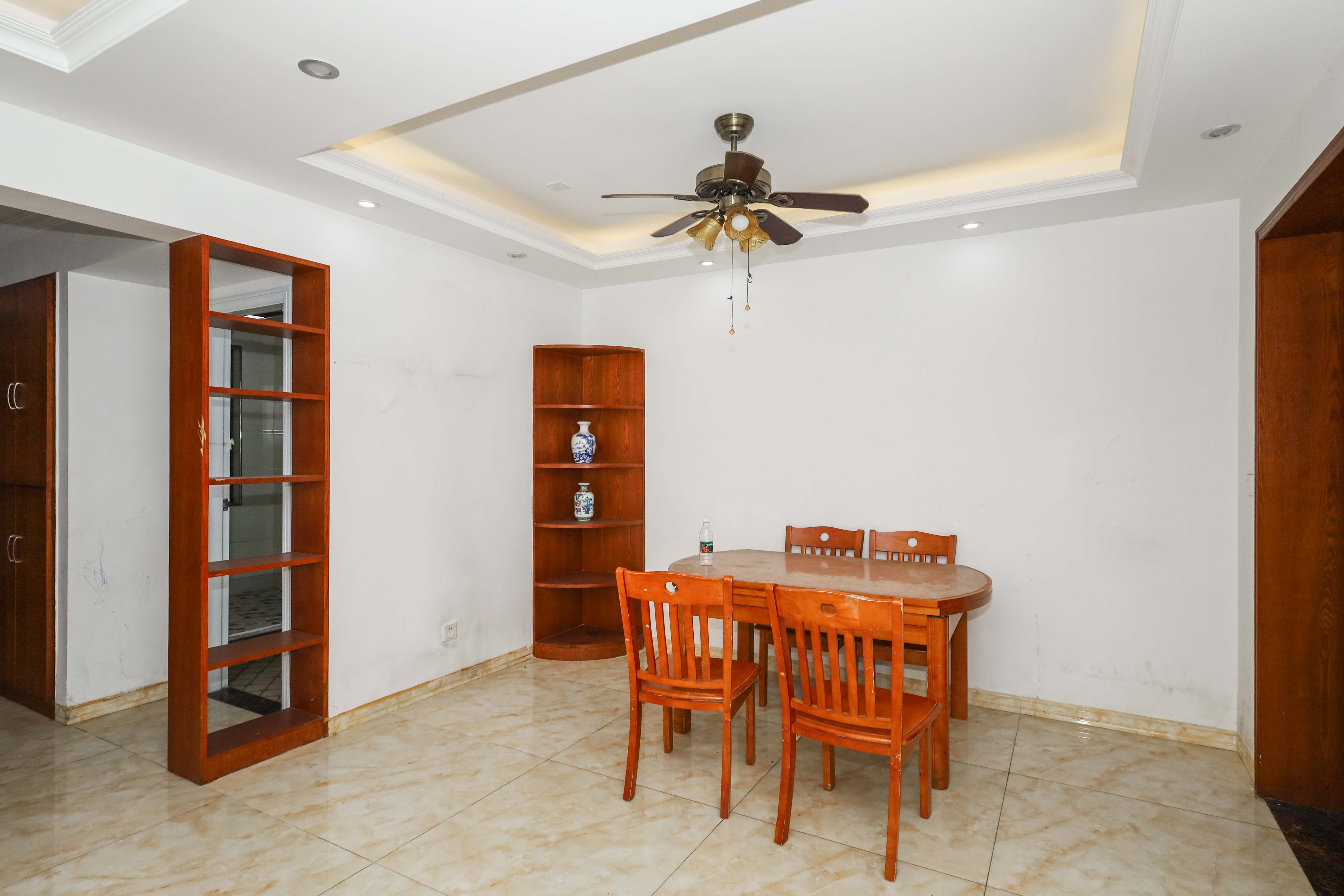 好莱城(弘德西街)  3室2厅1卫    79.0万 好莱城(弘德西街)  3室2厅1卫    79.0万其他