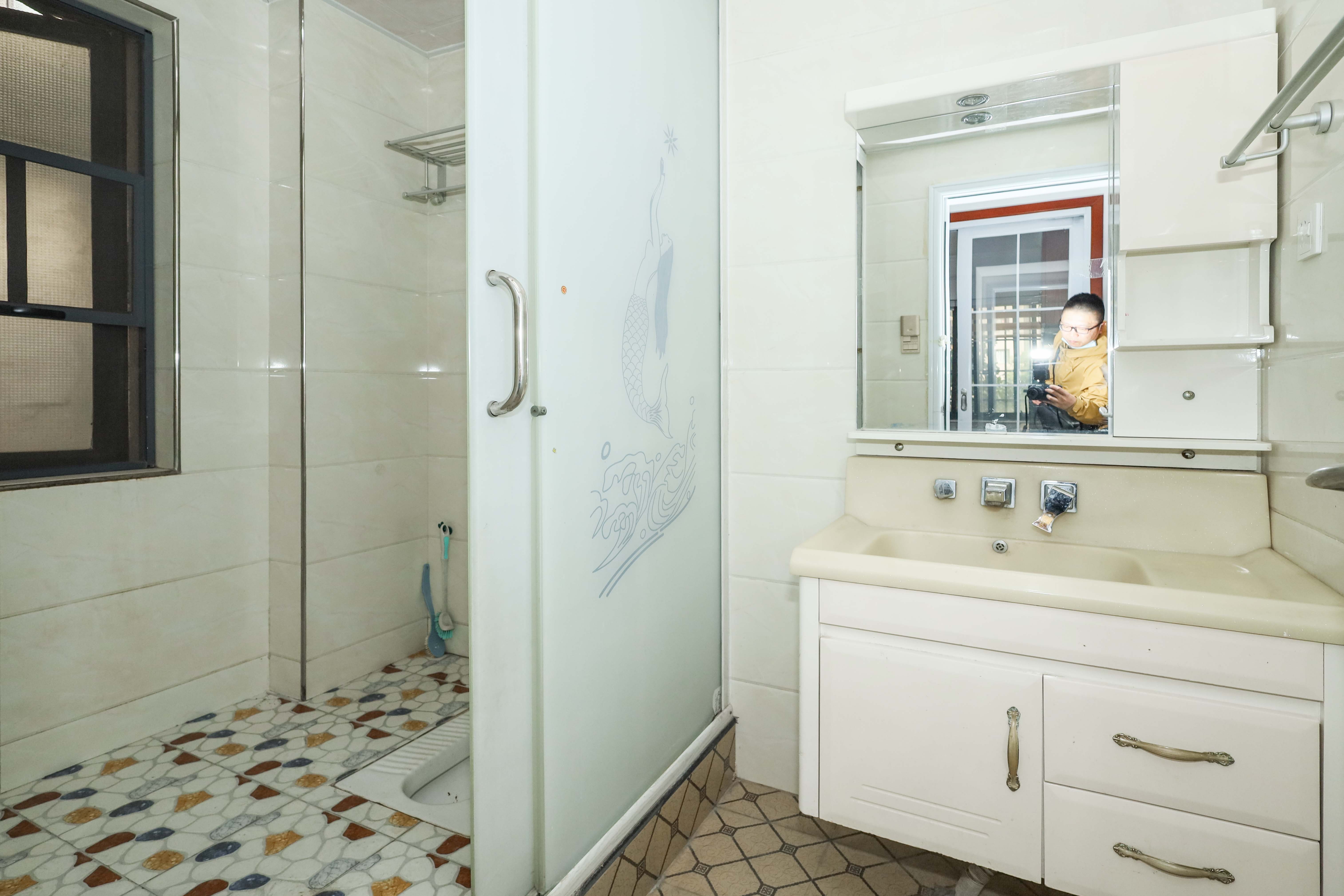 好莱城(弘德西街)  3室2厅1卫    79.0万 好莱城(弘德西街)  3室2厅1卫    79.0万卫生间