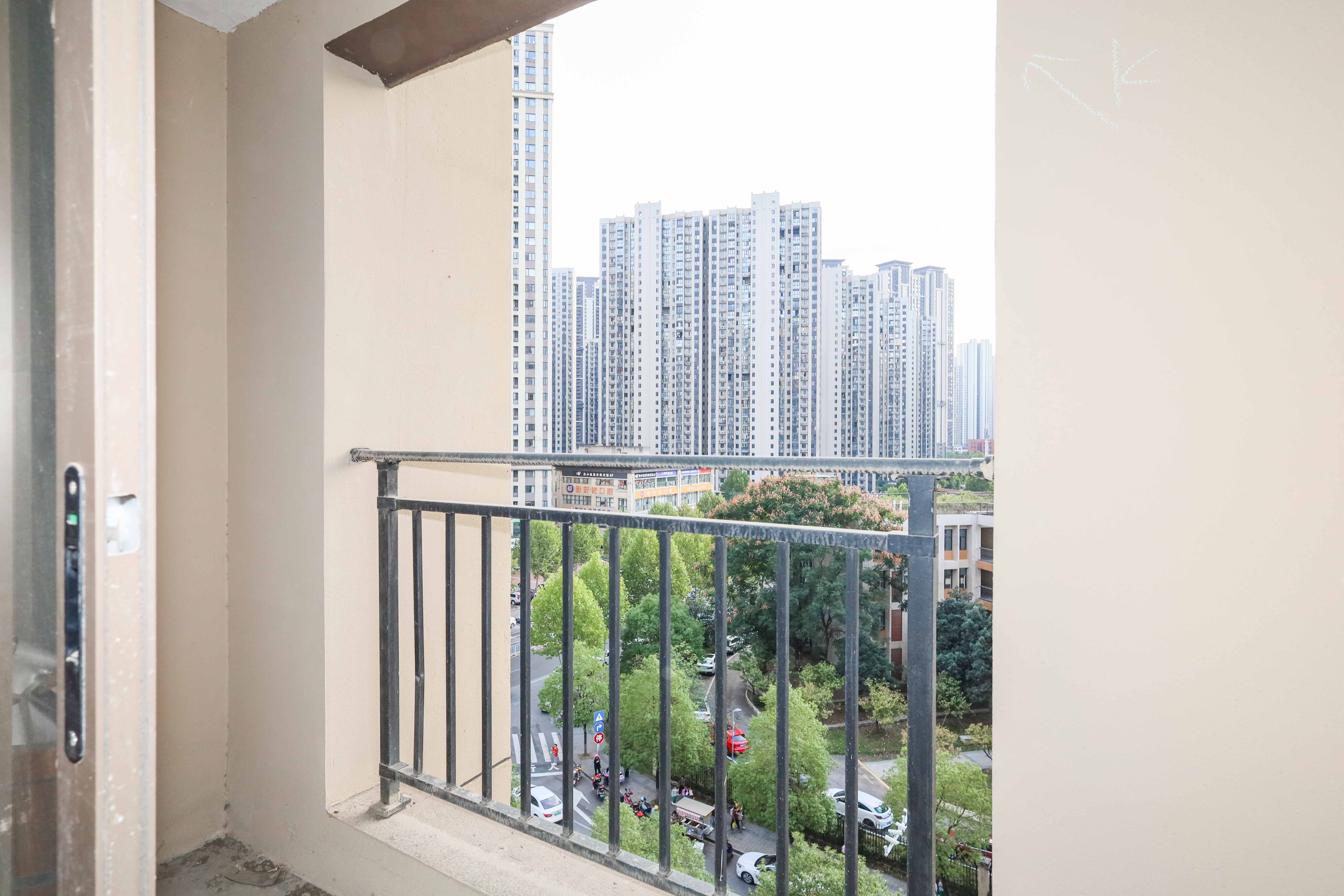 梅溪湖合能璞丽  2室2厅1卫   106.00万阳台