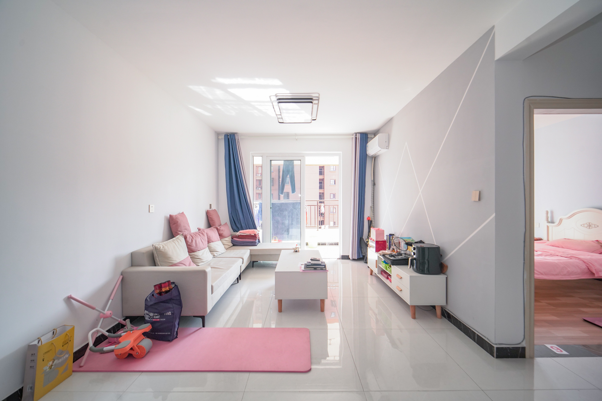 新城国际花都 3室2厅2卫 80.0万 新城国际花都 3室2厅2卫 80.0万客厅