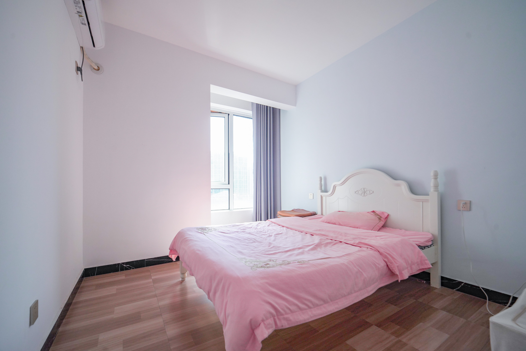 新城国际花都 3室2厅2卫 80.0万 新城国际花都 3室2厅2卫 80.0万卧室