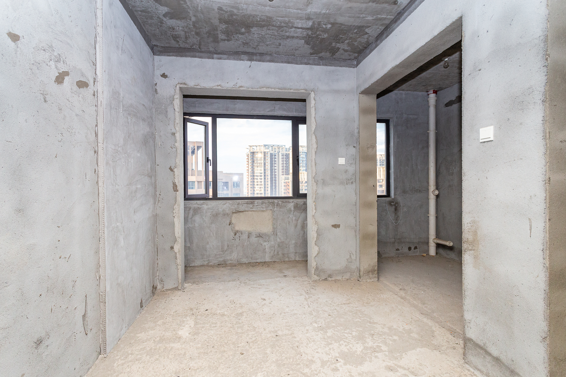 勤诚达境界城  4室2厅2卫    104.98万其他