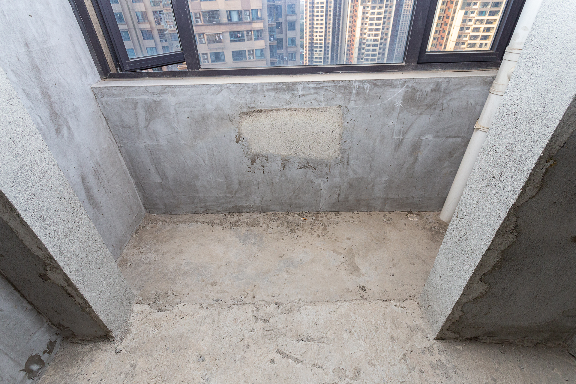 勤诚达境界城  4室2厅2卫    104.98万阳台