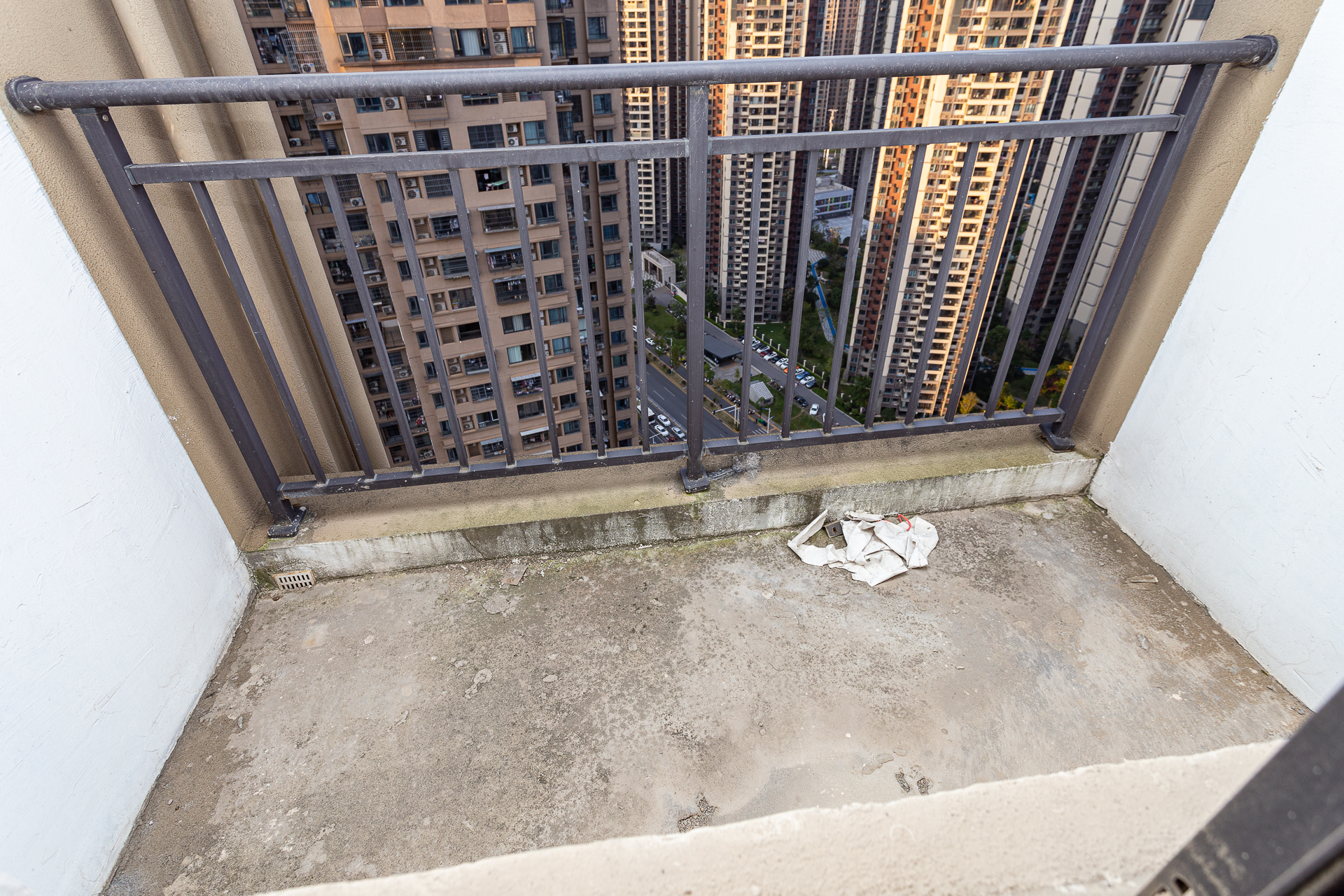 勤诚达境界城  4室2厅2卫    104.98万阳台