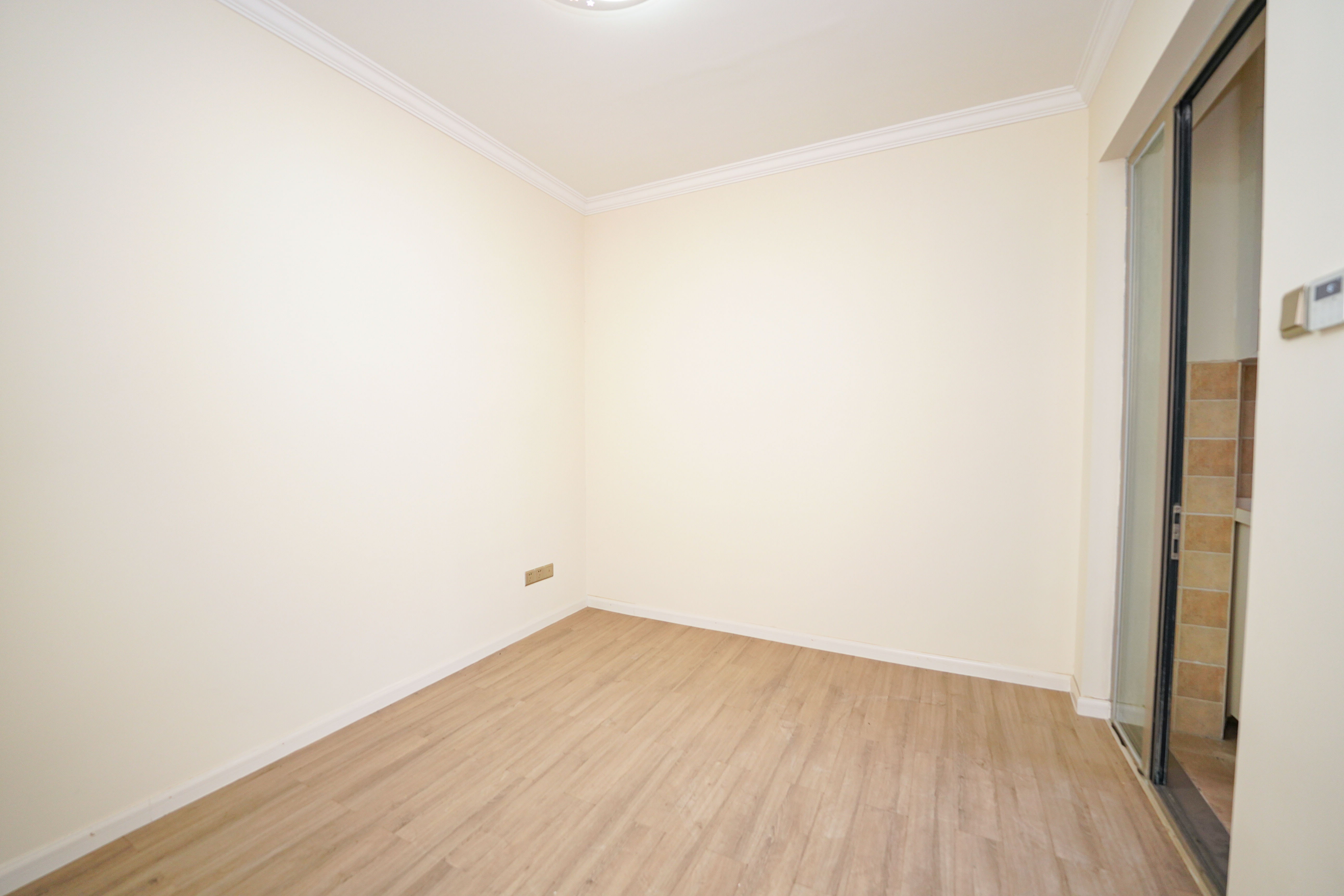 怡海星城  3室2厅1卫    73.8万卧室