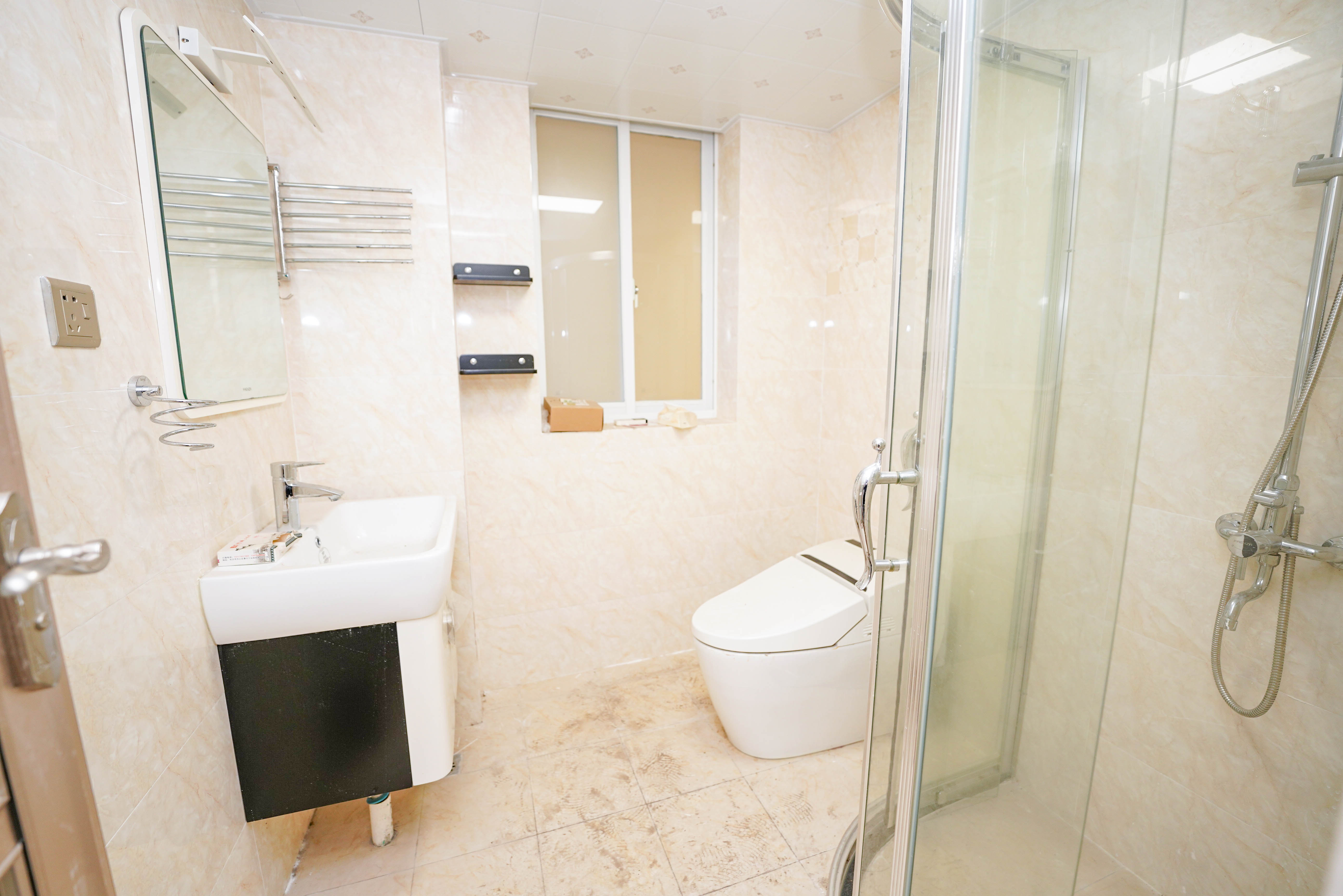 怡海星城  3室2厅1卫    73.8万卫生间