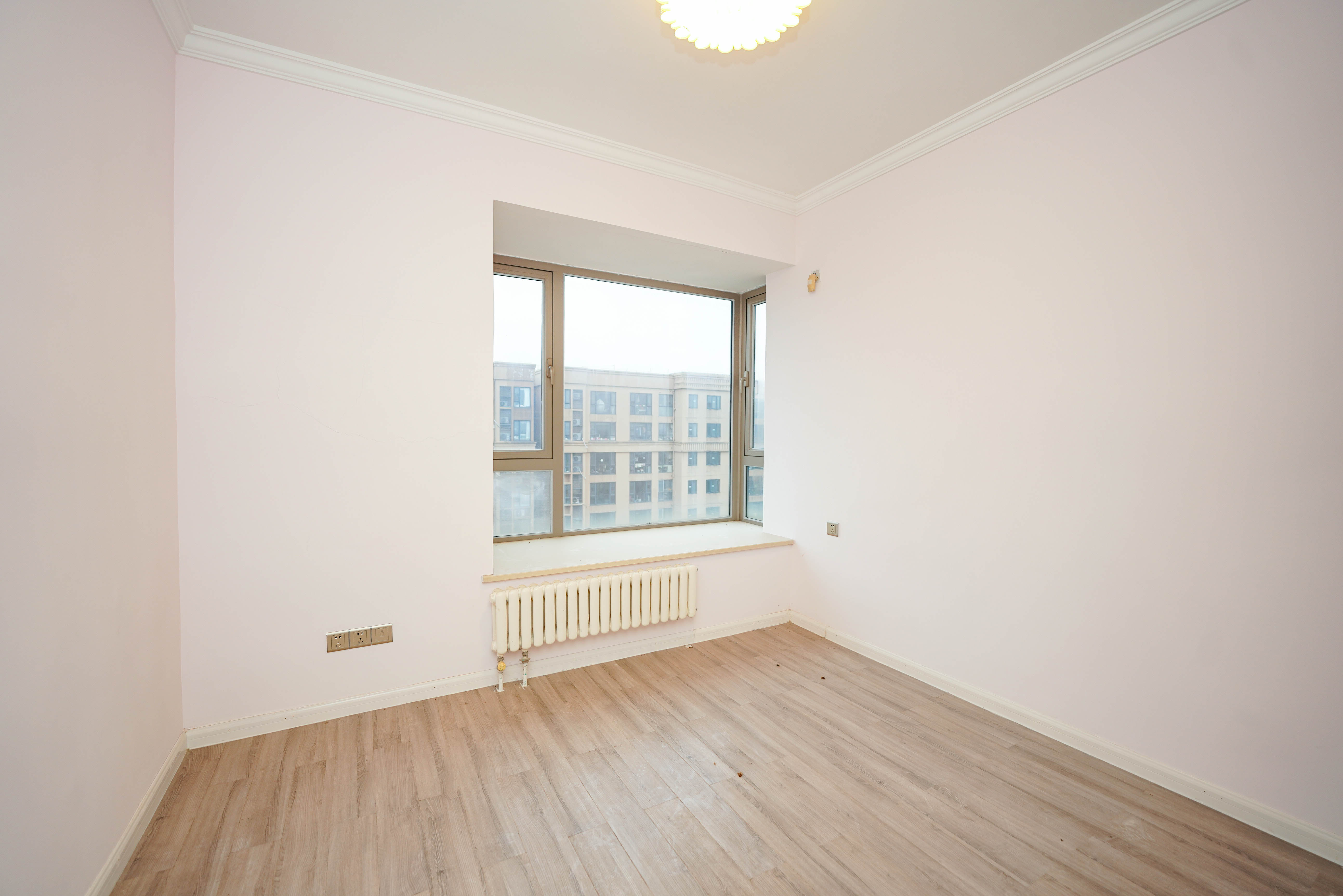 怡海星城  3室2厅1卫    73.8万卧室