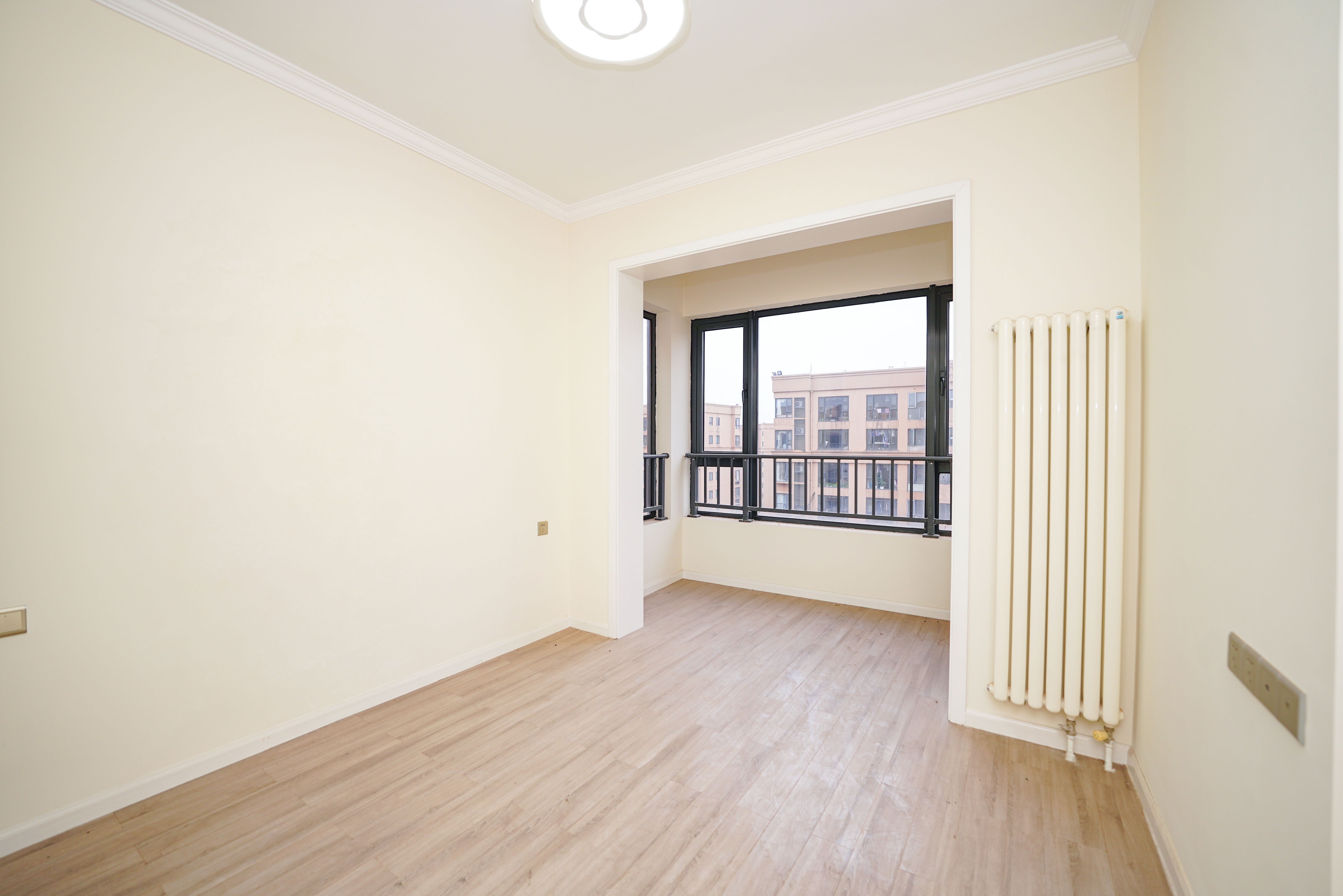 怡海星城  3室2厅1卫    73.8万卧室