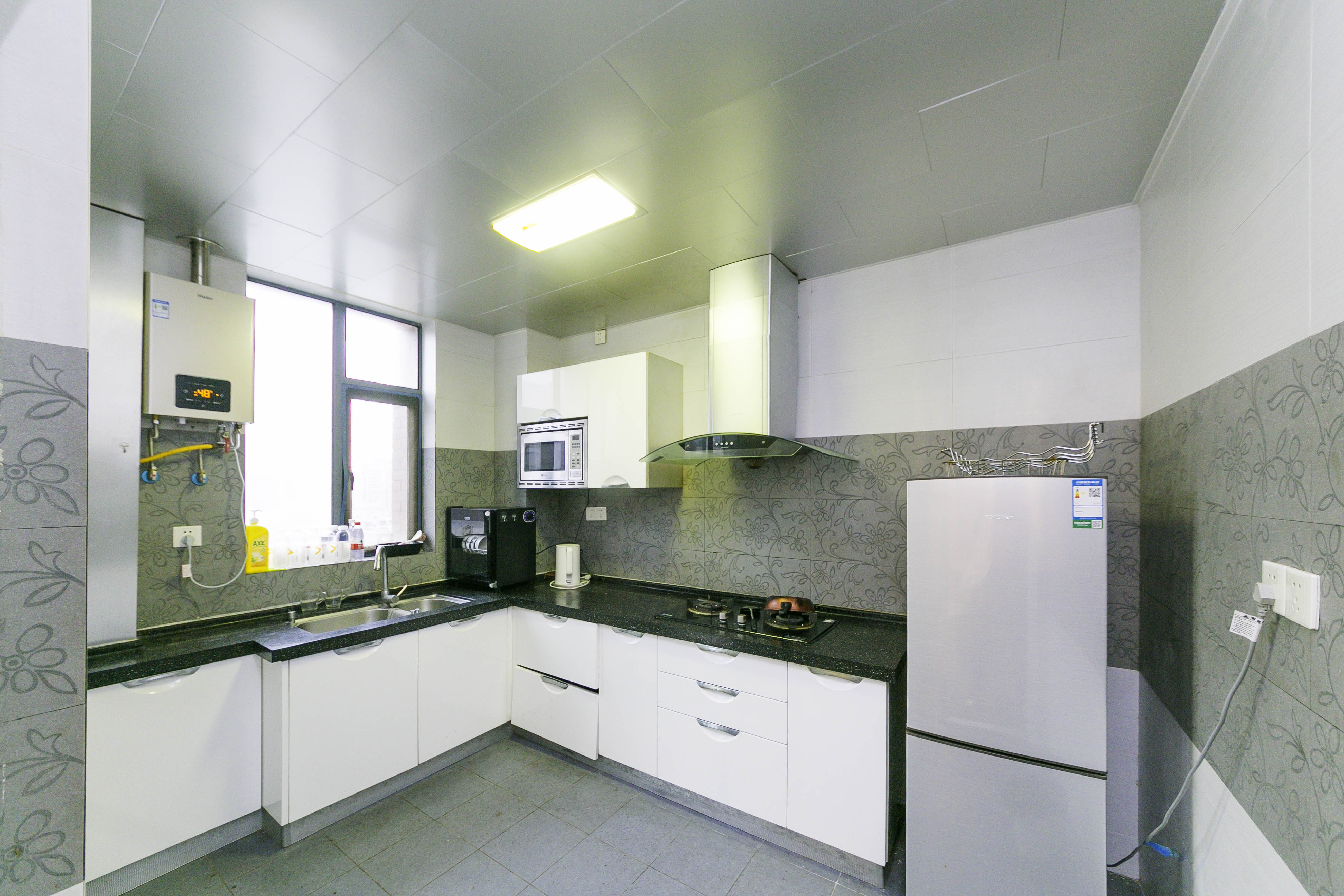 奥林匹克花园 3室2厅2卫 125.0万 奥林匹克花园 3室2厅2卫 125.0万厨房