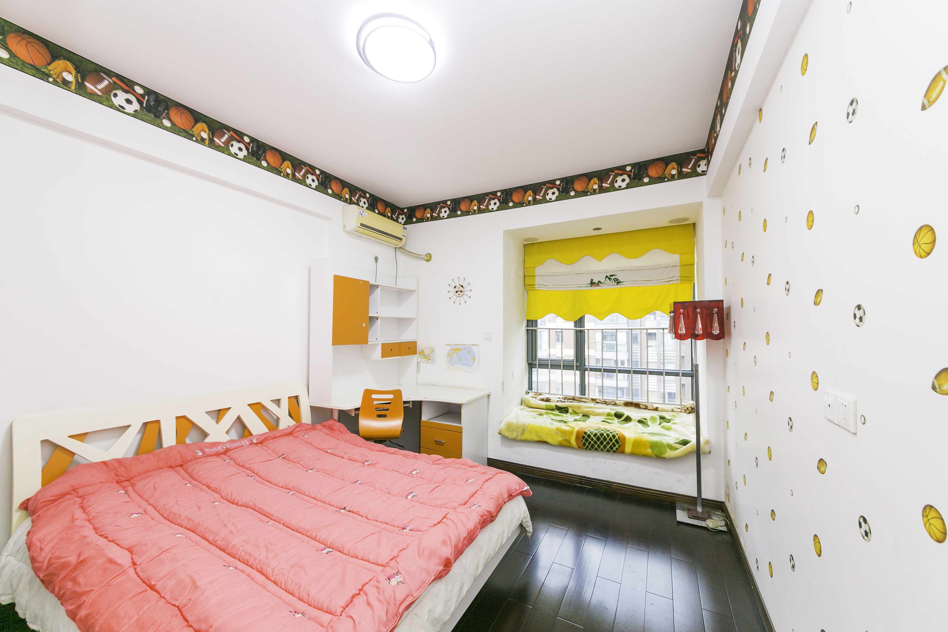 奥林匹克花园 3室2厅2卫 125.0万 奥林匹克花园 3室2厅2卫 125.0万卧室