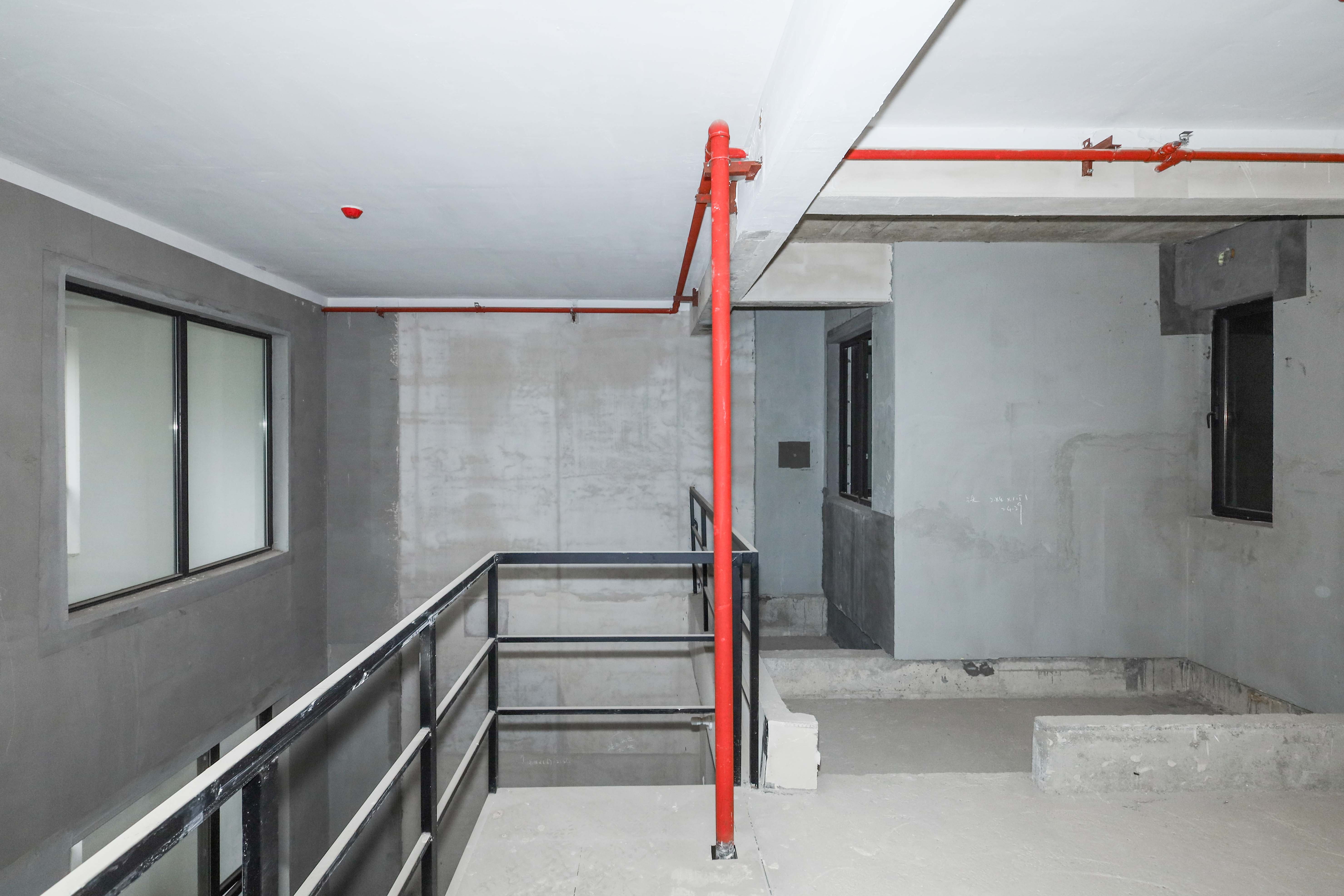建发央著  4室2厅2卫   210.00万卧室