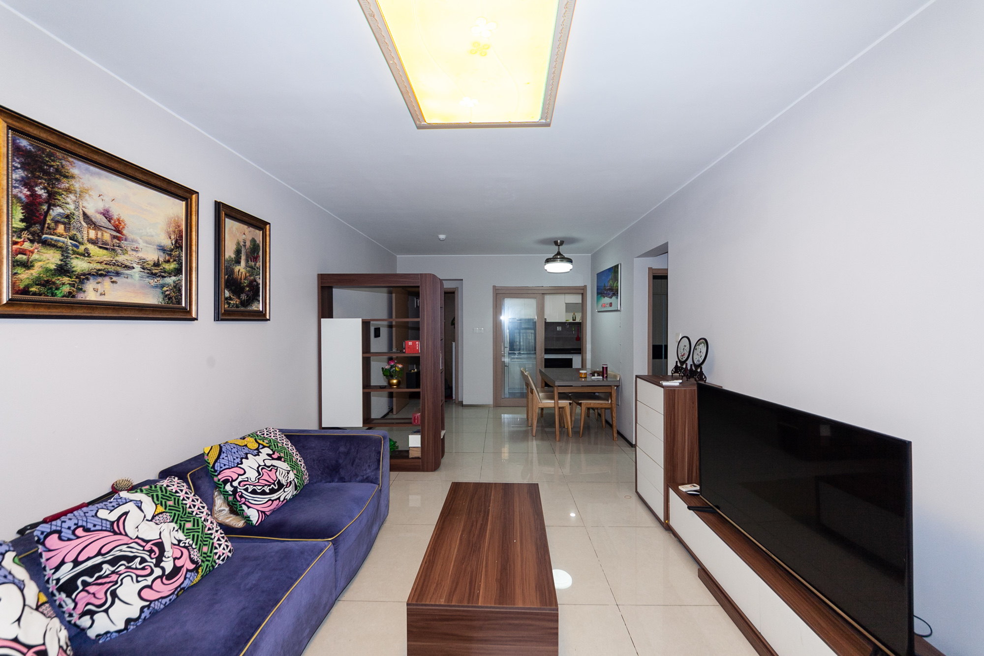 时代倾城二期  2室2厅1卫    80.0万 时代倾城二期  2室2厅1卫    80.0万客厅