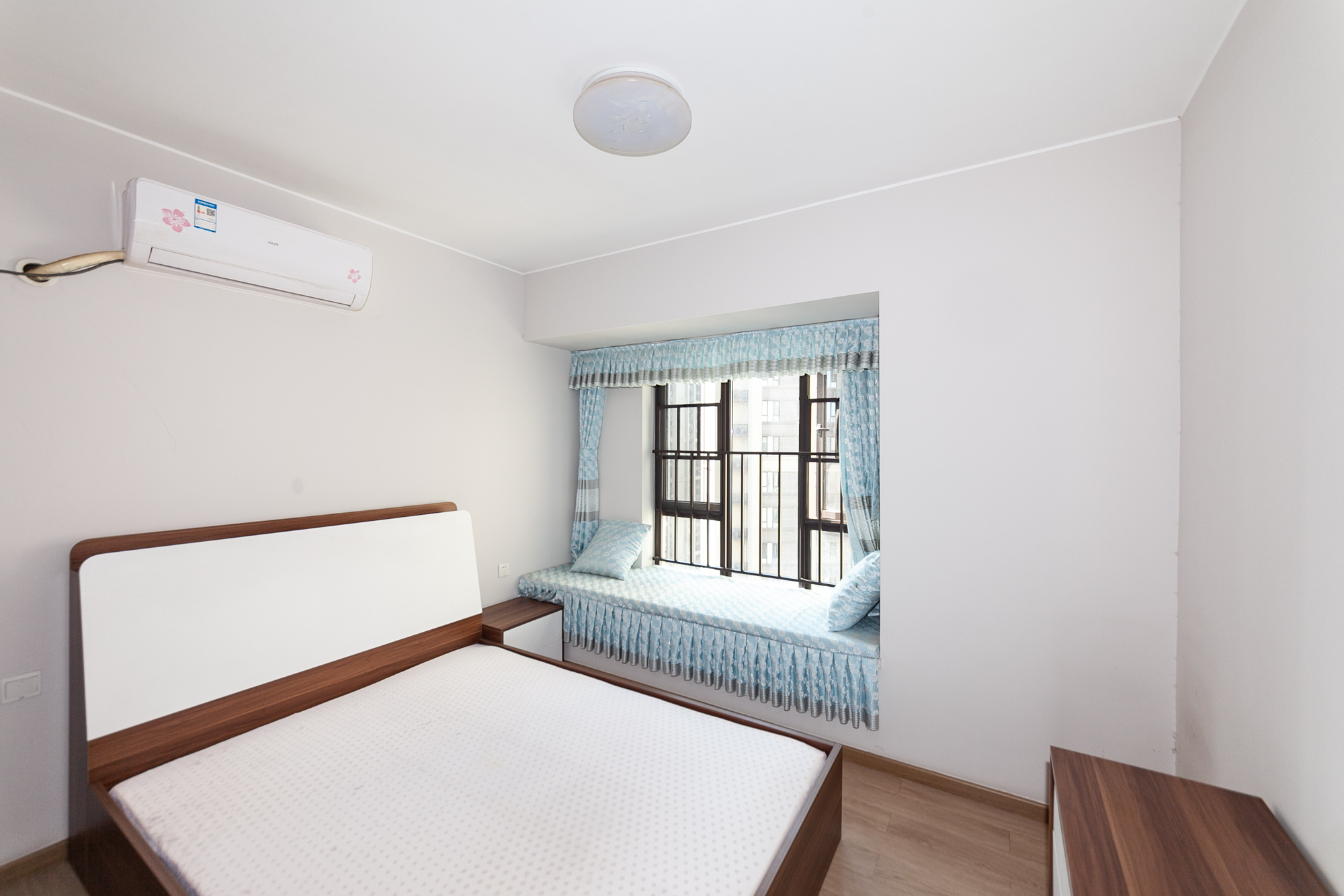 时代倾城二期  2室2厅1卫    80.0万 时代倾城二期  2室2厅1卫    80.0万卧室