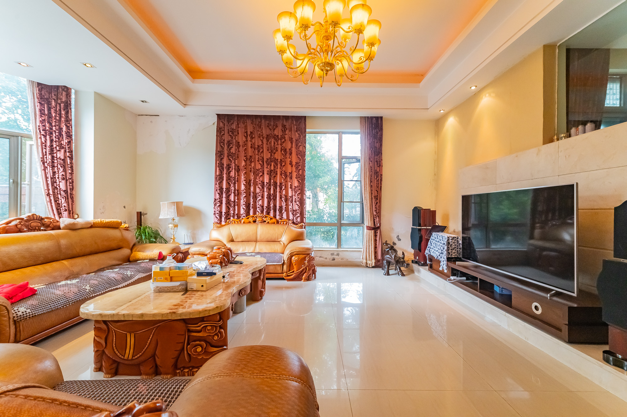 碧桂园威尼斯城  6室2厅5卫    975.98万 碧桂园威尼斯城  6室2厅5卫    975.98万客厅