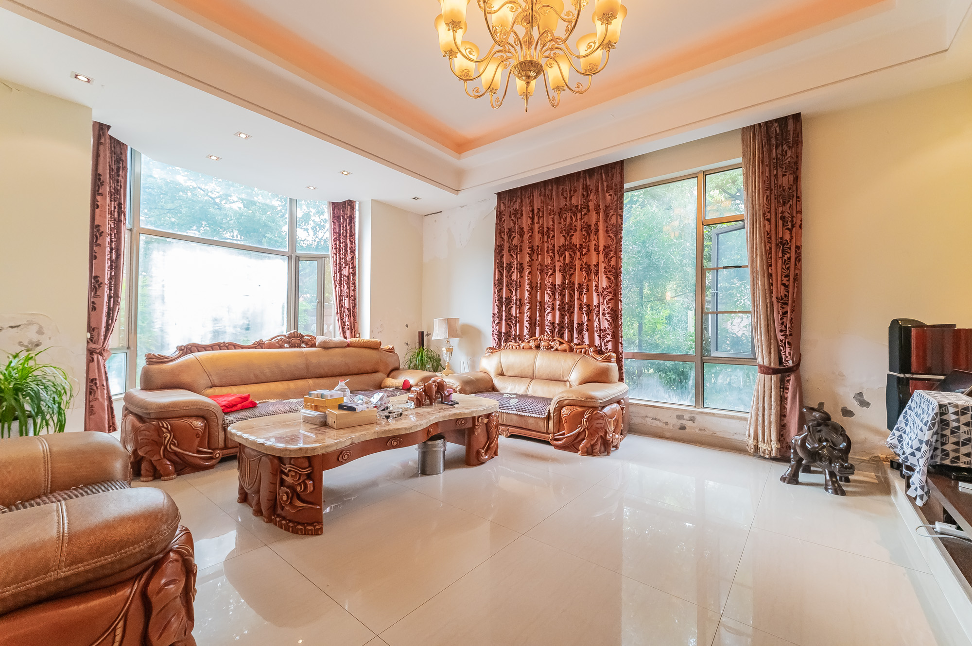 碧桂园威尼斯城  6室2厅5卫    975.98万 碧桂园威尼斯城  6室2厅5卫    975.98万客厅