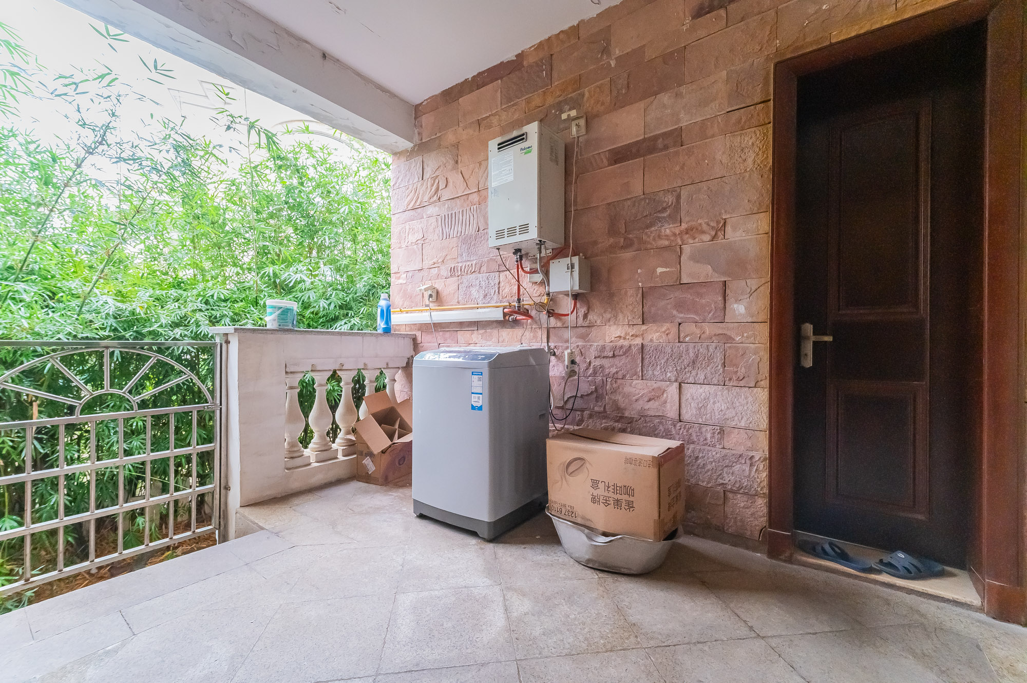 碧桂园威尼斯城  6室2厅5卫    975.98万 碧桂园威尼斯城  6室2厅5卫    975.98万阳台