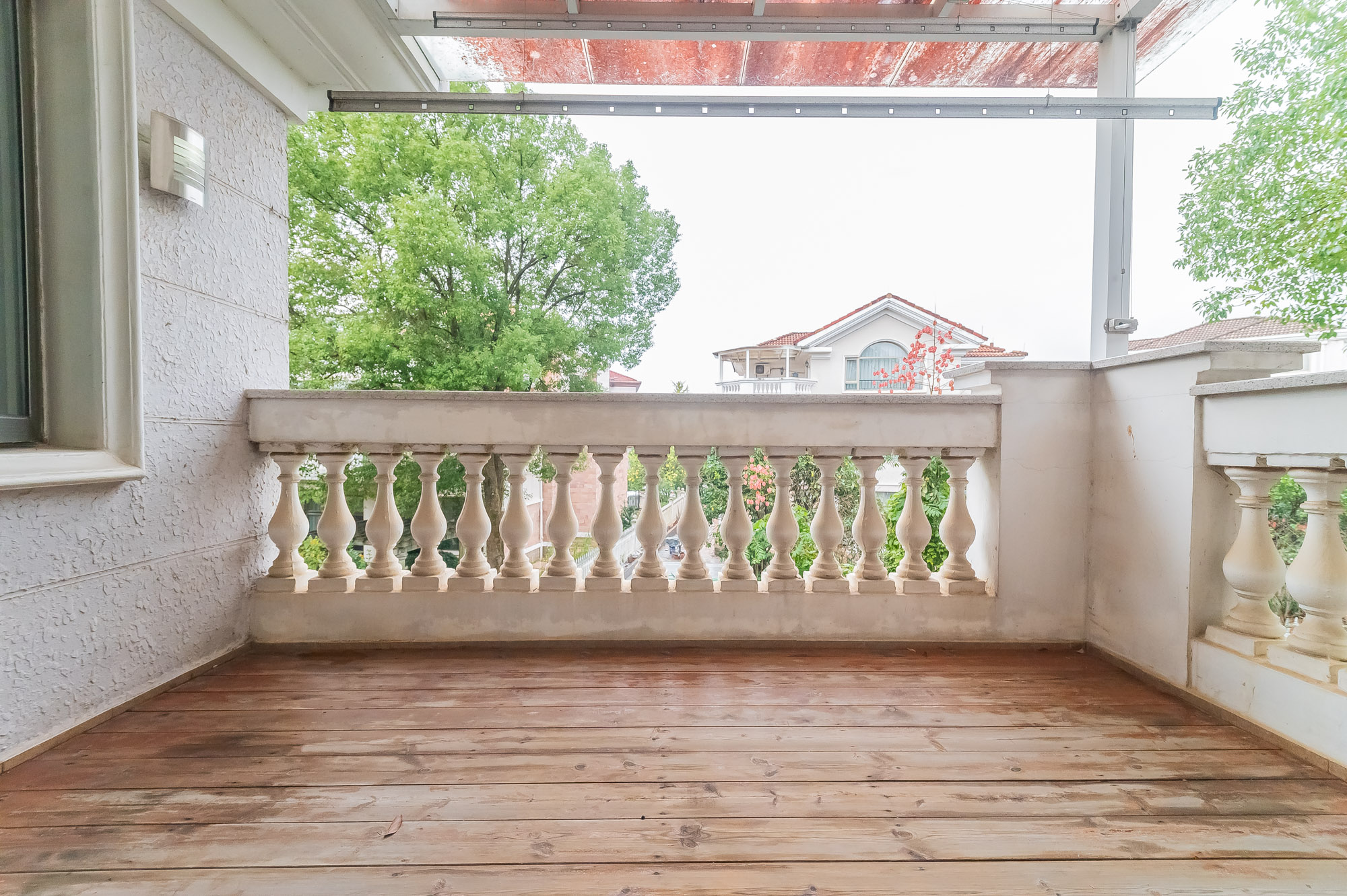 碧桂园威尼斯城  6室2厅5卫    975.98万 碧桂园威尼斯城  6室2厅5卫    975.98万阳台