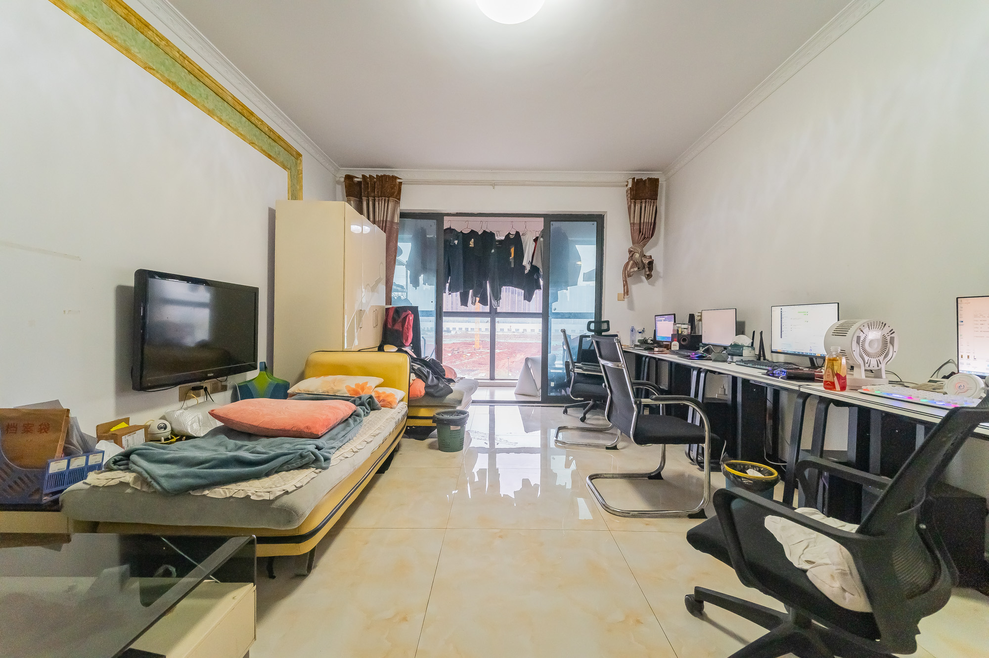 深业睿城 3室2厅2卫 105.0万 深业睿城 3室2厅2卫 105.0万客厅