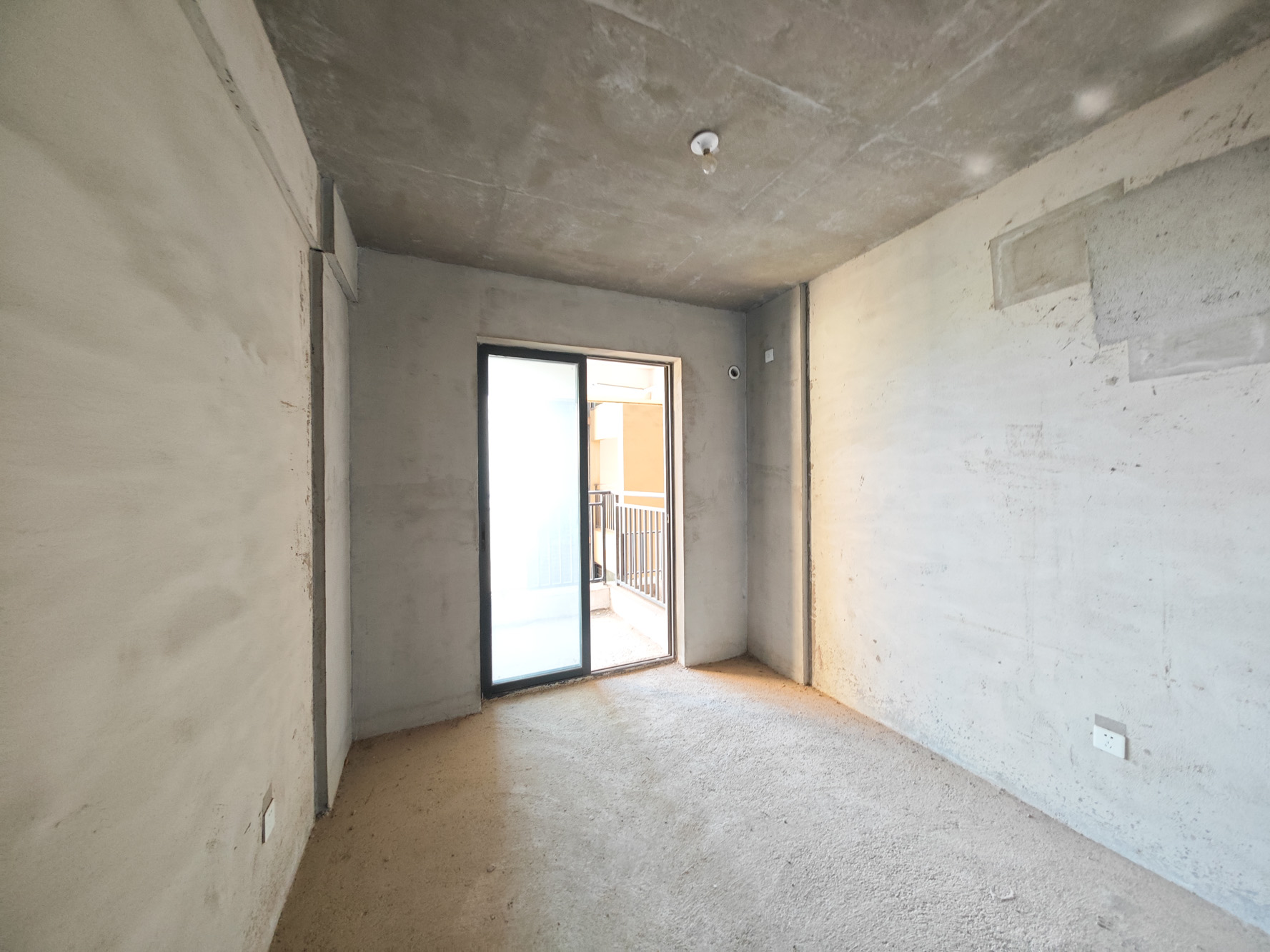 中建嘉和城  4室2厅2卫   112.00万卧室