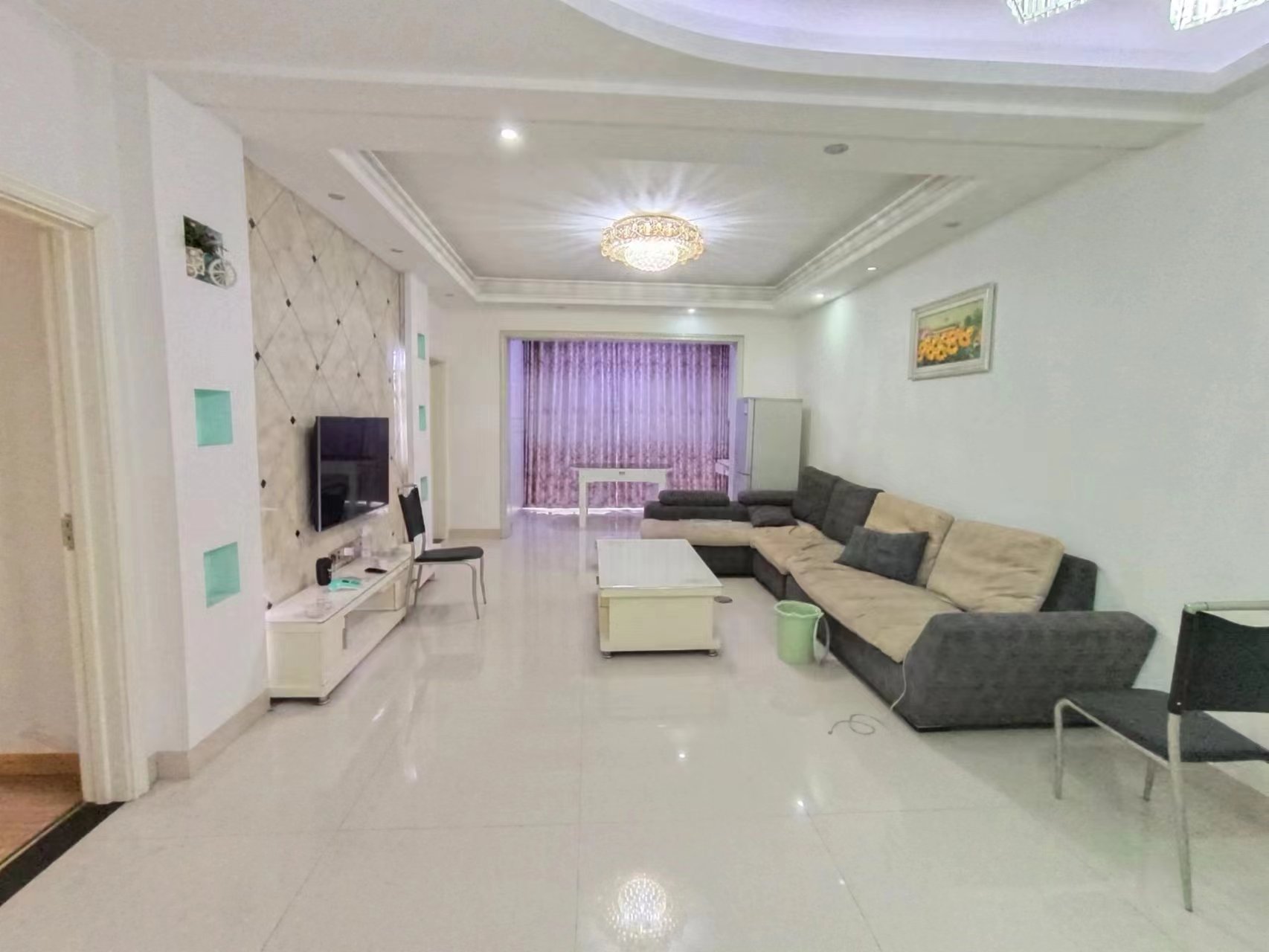 庐山春天二期曼城 2室2厅1卫 64.8万 庐山春天二期曼城 2室2厅1卫 64.8万室内图