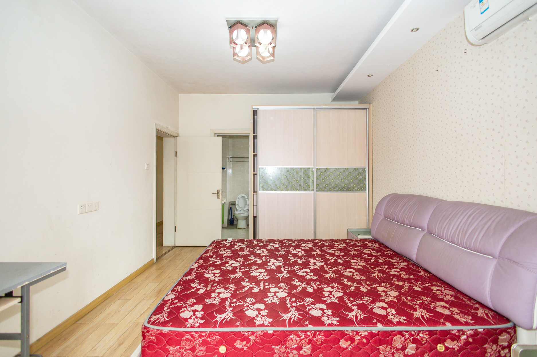 明城公寓 3室2厅1卫 70.0万 明城公寓 3室2厅1卫 70.0万卧室