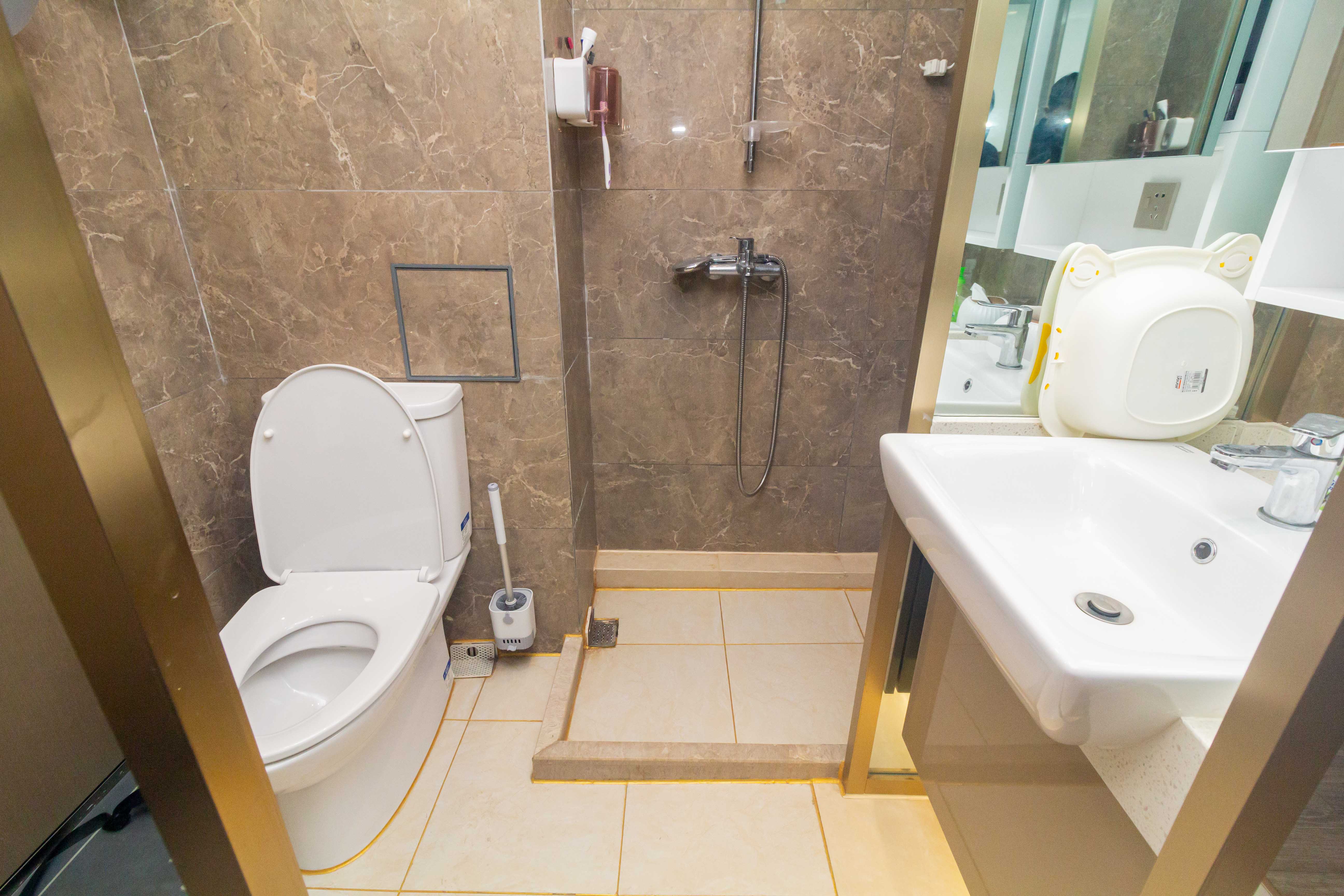 华远海蓝郡  2室1厅1卫    24.0万 华远海蓝郡  2室1厅1卫    24.0万卫生间