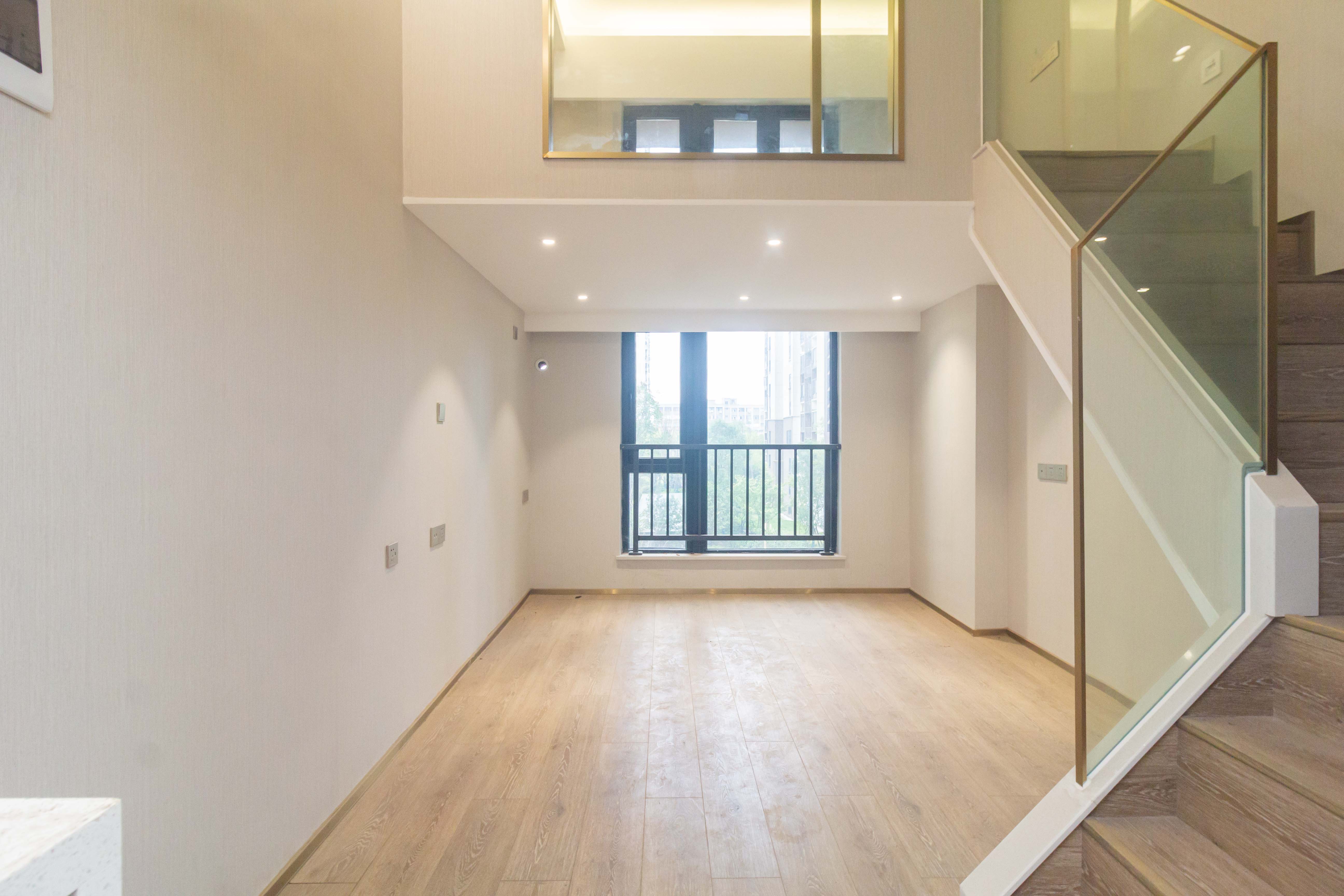 华远海蓝郡 0室0厅0卫 23.8万 华远海蓝郡 0室0厅0卫 23.8万客厅