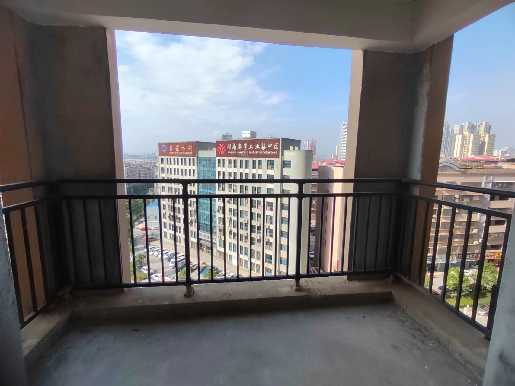 春和园  4室2厅2卫    50.0万 春和园  4室2厅2卫    50.0万客厅