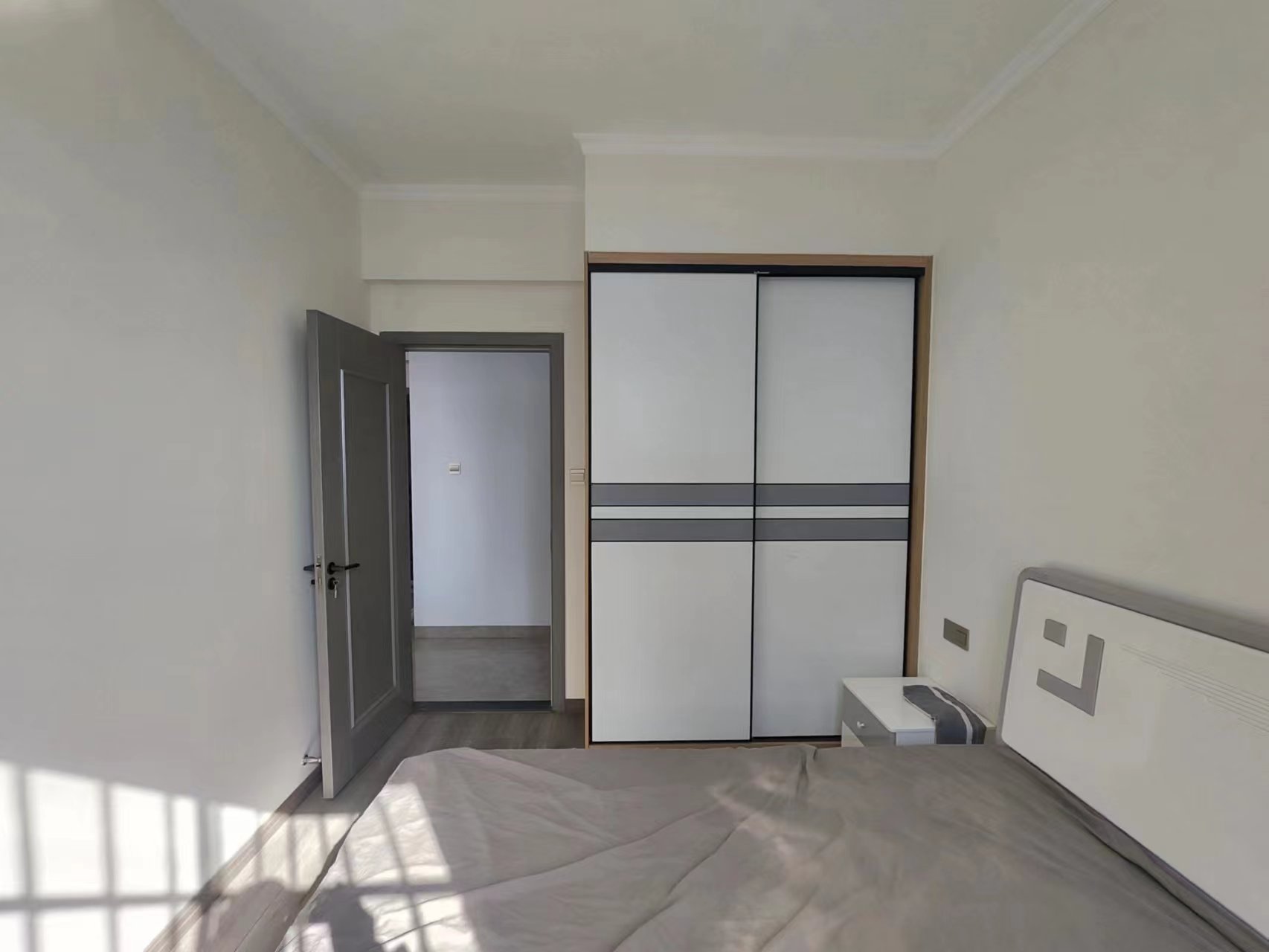 天邦.新龙苑  3室2厅1卫   1800.00元/月室内图1