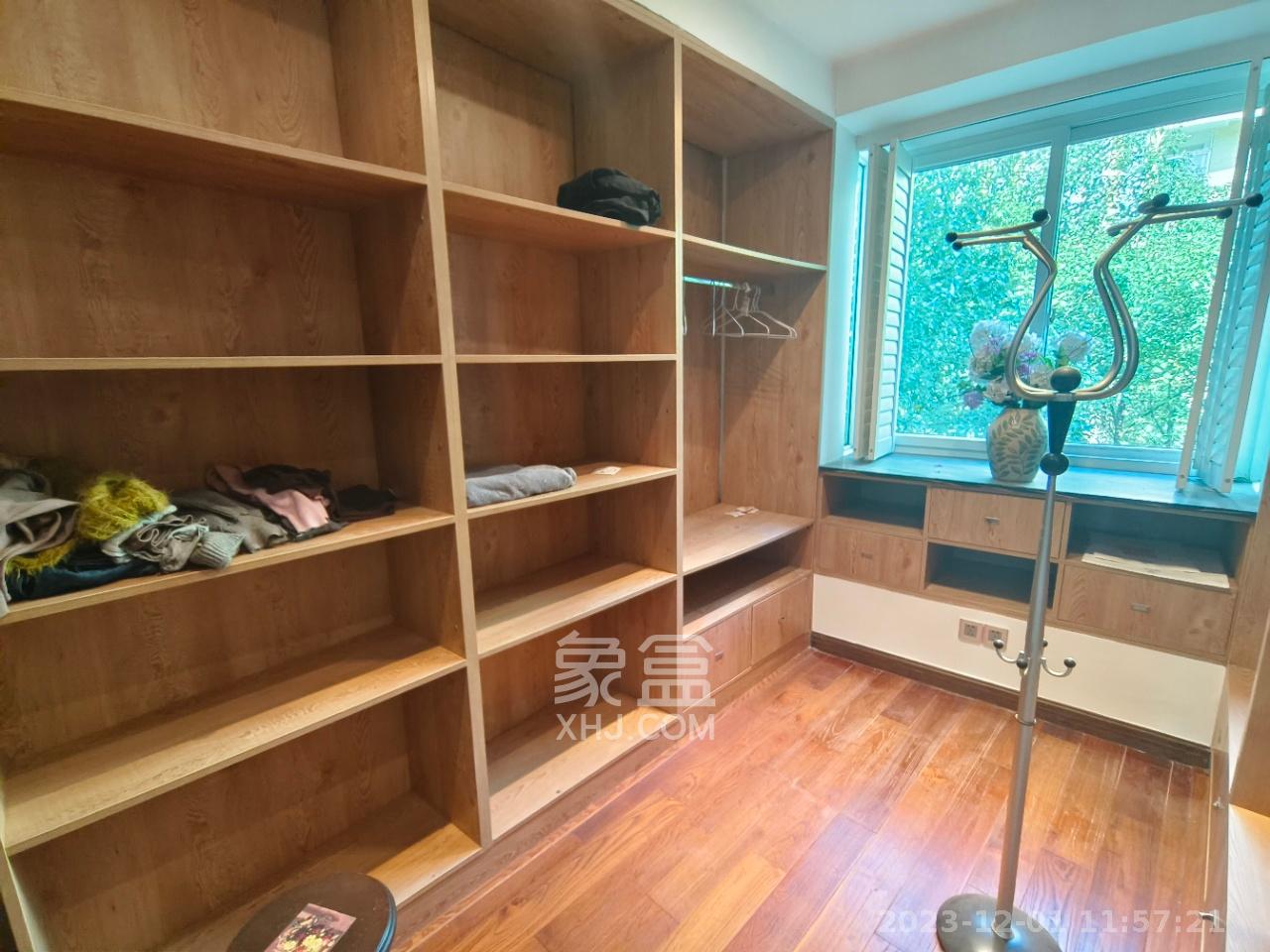 圣爵菲斯  4室2厅2卫   2500.00元/月室内图