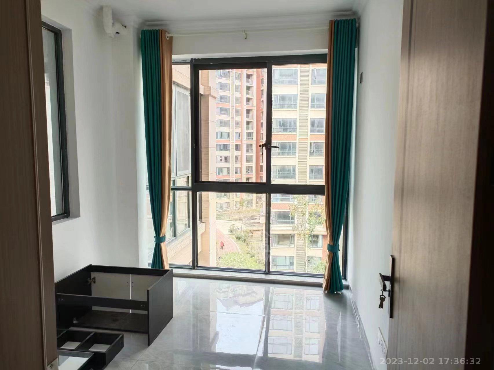 磐龙生态社区 4室2厅2卫 2000.00元/月 磐龙生态社区 4室2厅2卫 2000.00元/月室内图