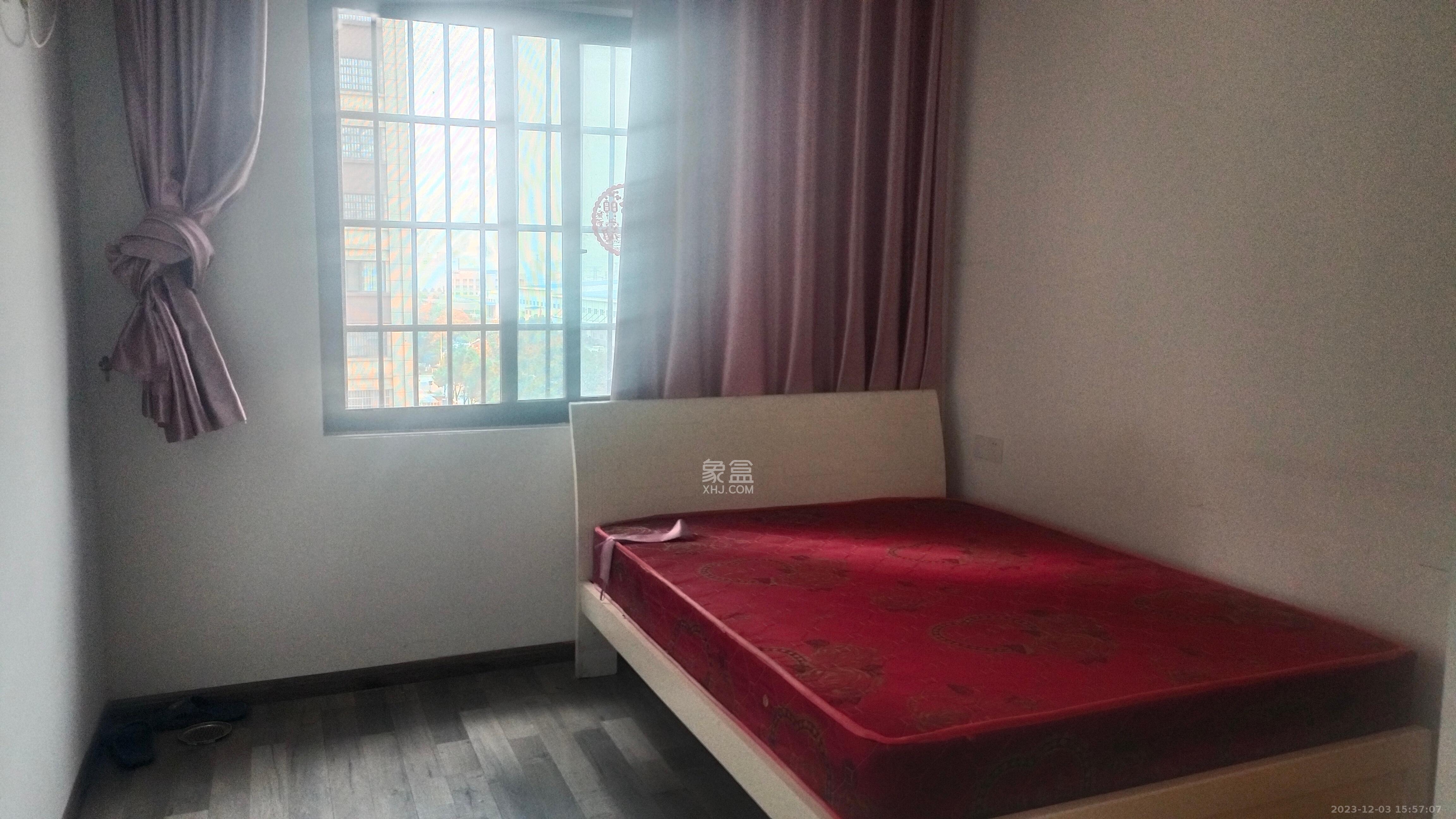 东方美地  4室2厅2卫    2600.0元/月室内图