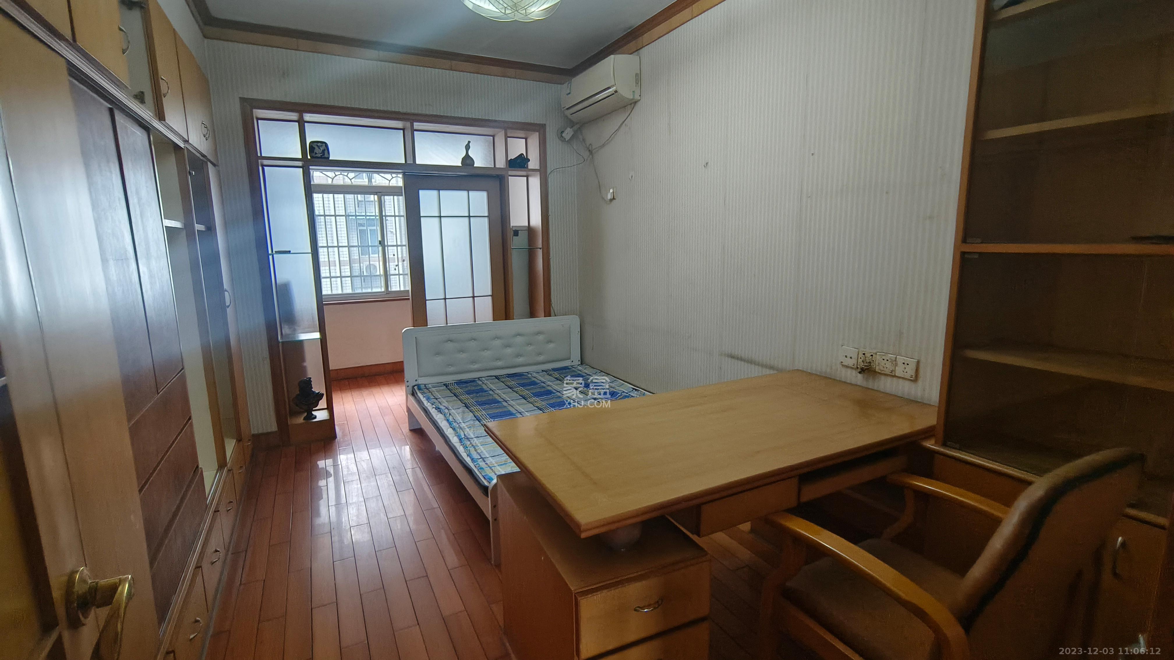法官公寓  3室2厅2卫   2400.00元/月室内图