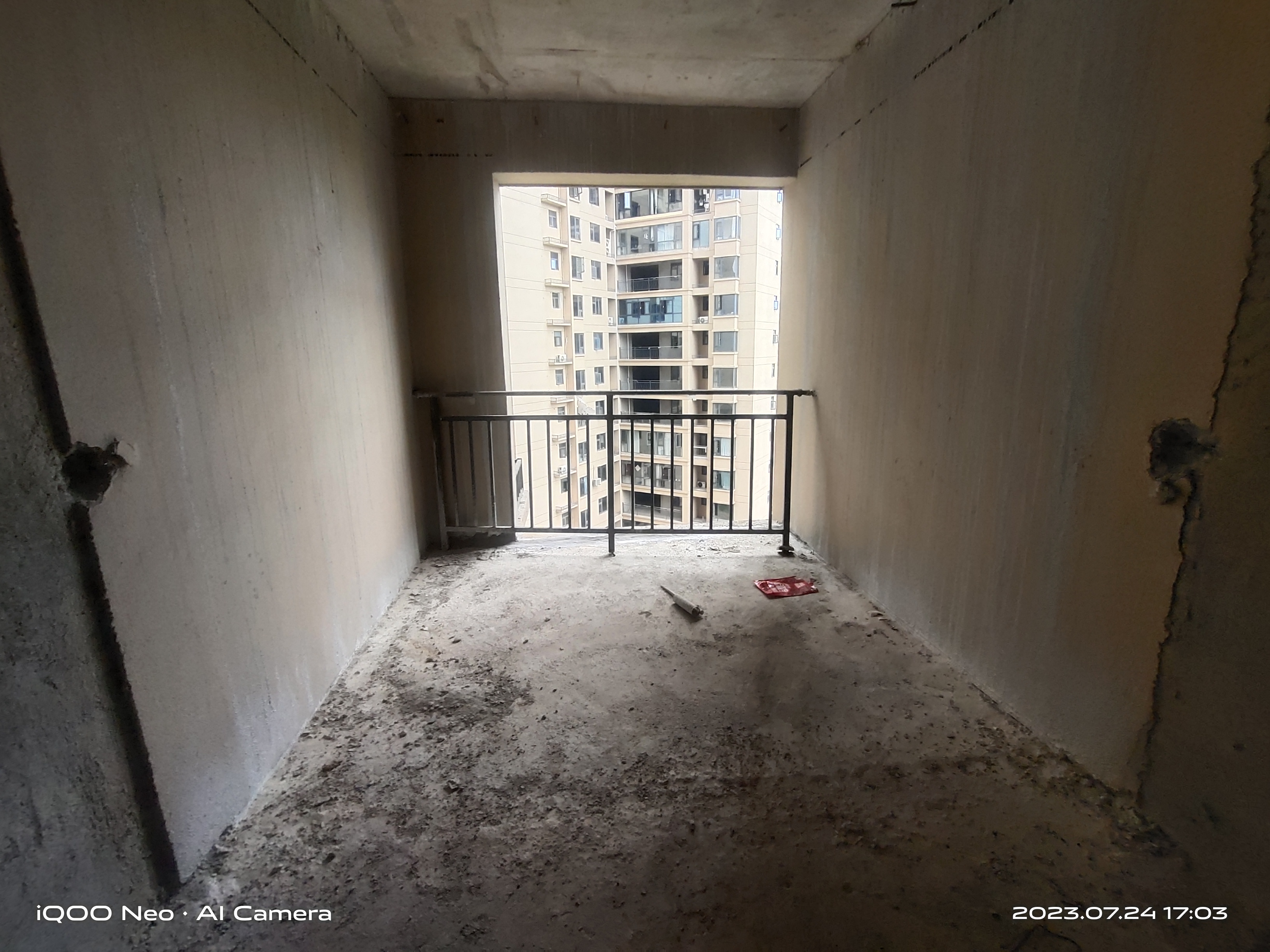 百弘学府城  3室2厅2卫    80.8万 百弘学府城  3室2厅2卫    80.8万客厅