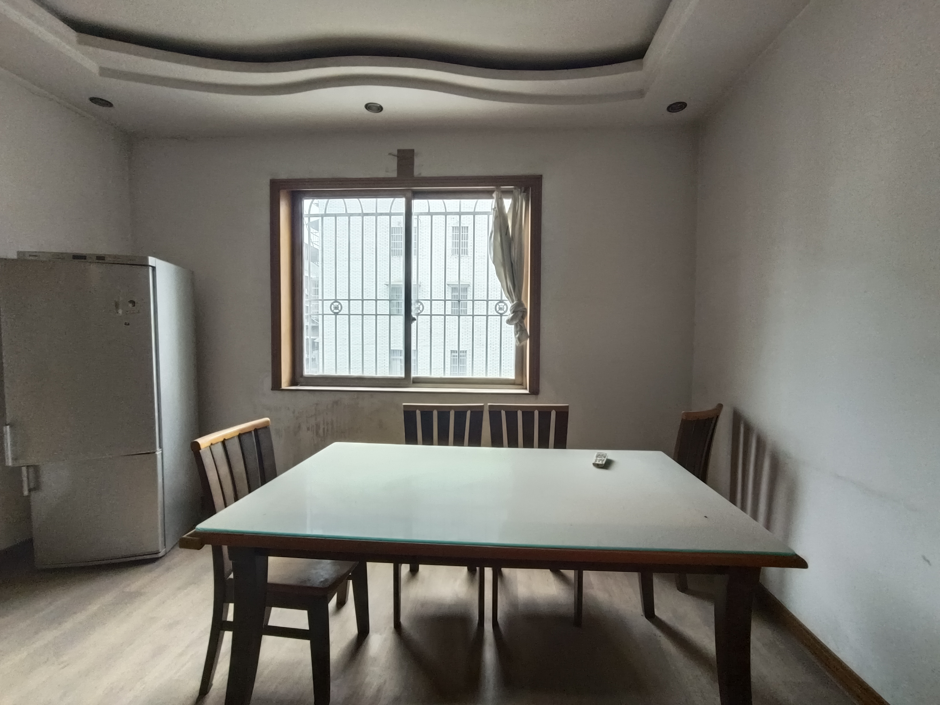 立新二社区  3室2厅2卫   1200.00元/月室内图