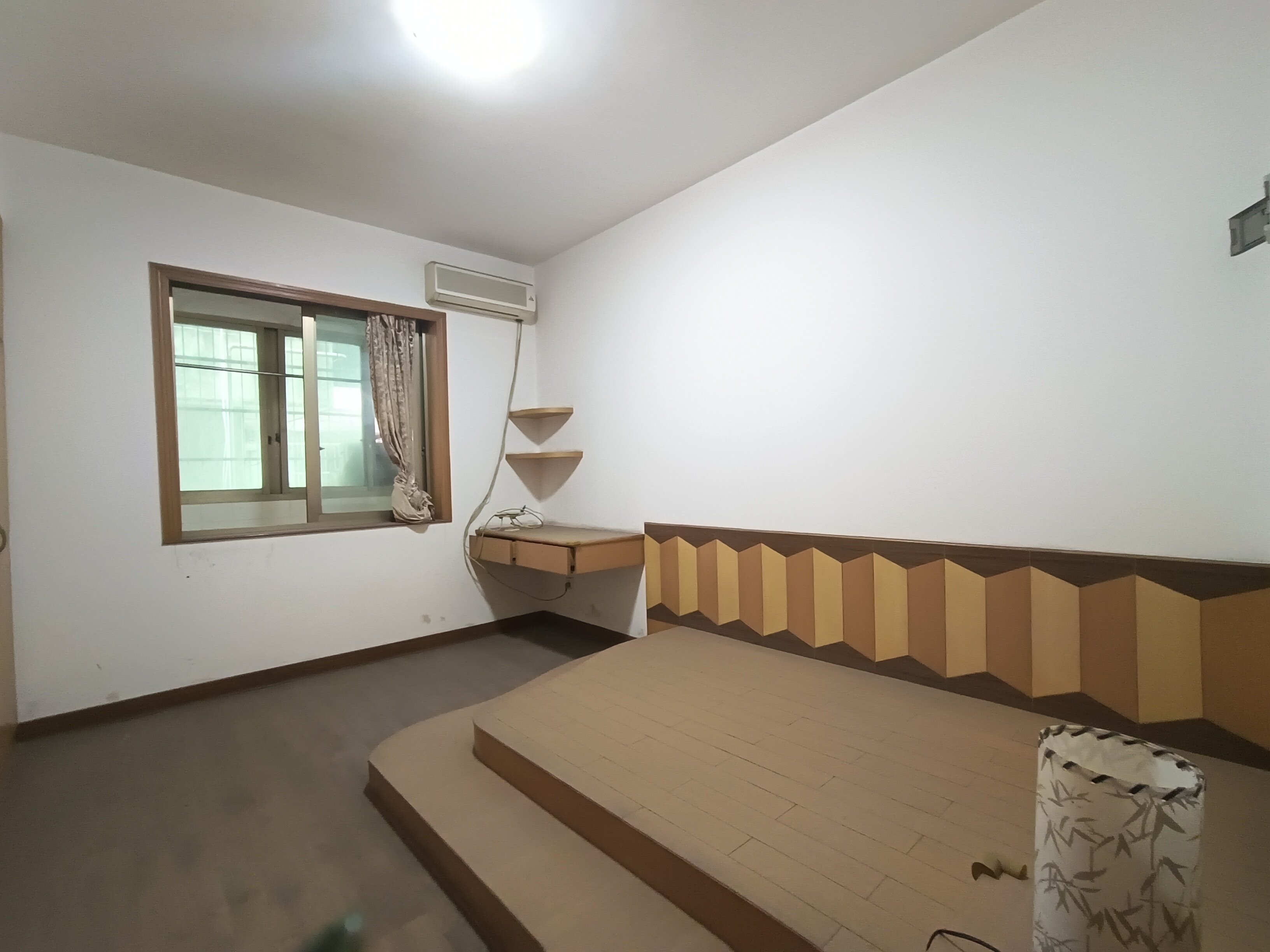 立新二社区  3室2厅2卫   1200.00元/月室内图