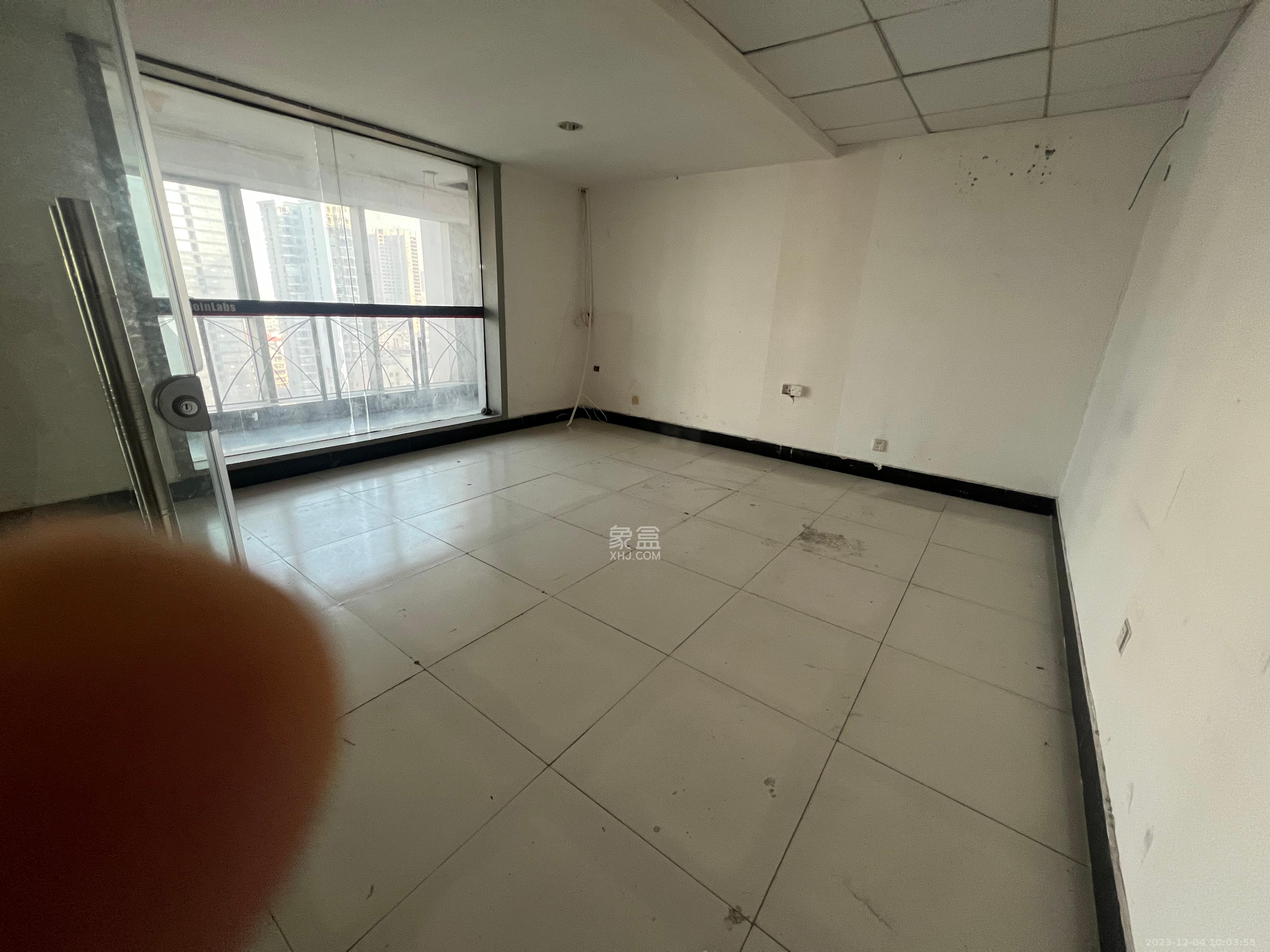 新世界百货（湖南供销大厦）  4室2厅2卫   7500.00元/月室内图