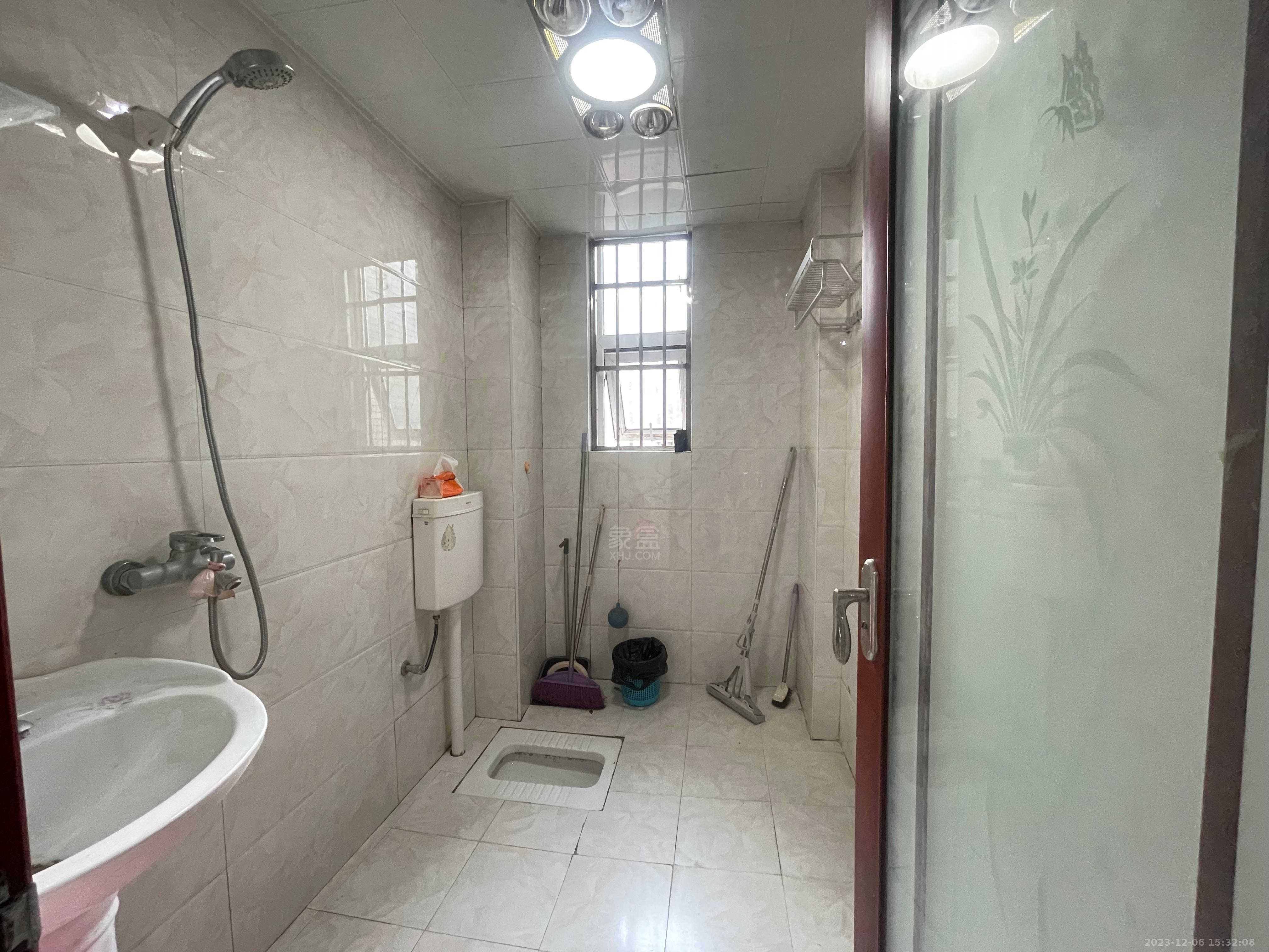 美的城三期 3室2厅1卫 2500.00元/月 美的城三期 3室2厅1卫 2500.00元/月室内图