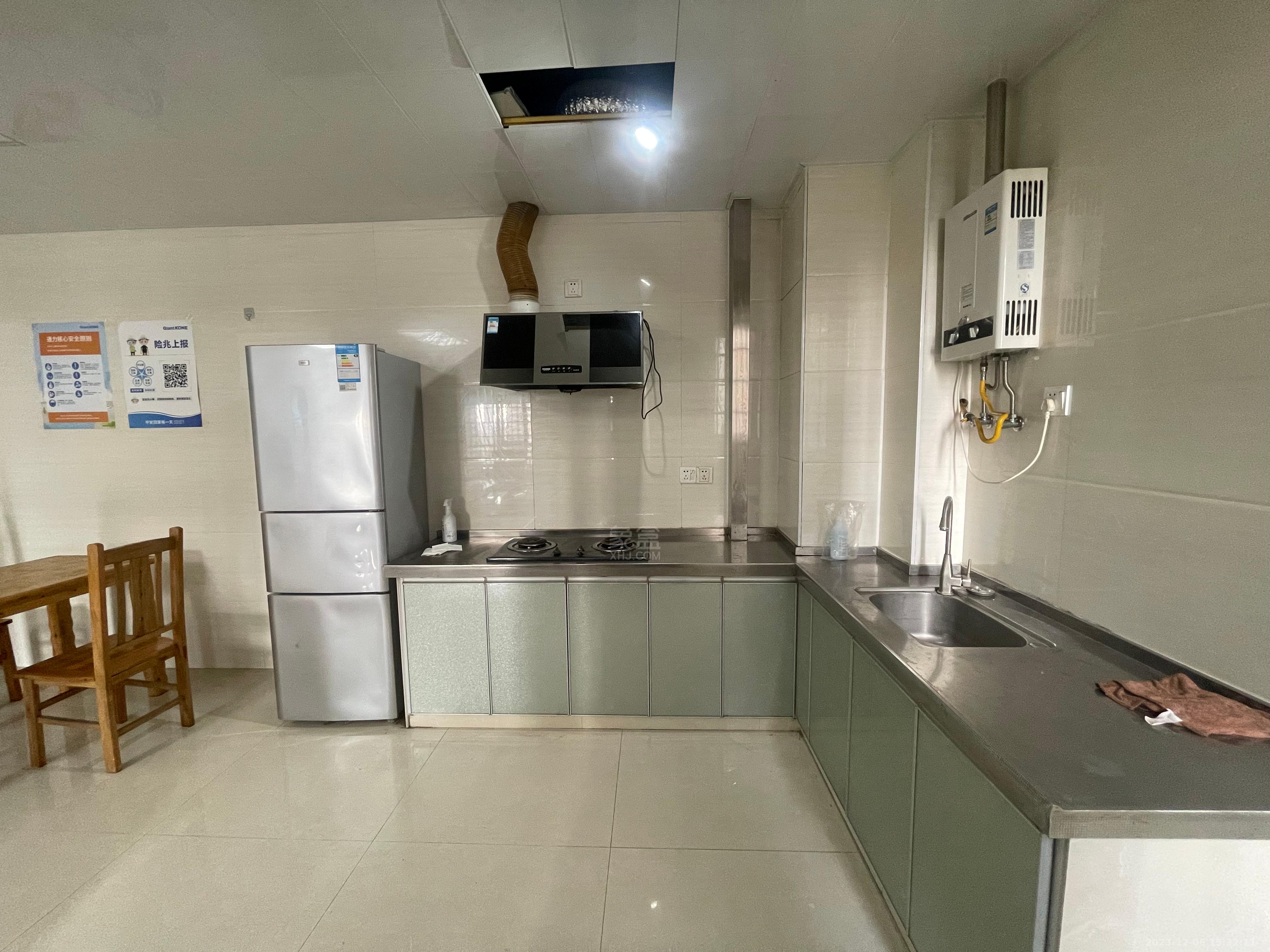 美的城三期 3室2厅1卫 2500.00元/月 美的城三期 3室2厅1卫 2500.00元/月室内图