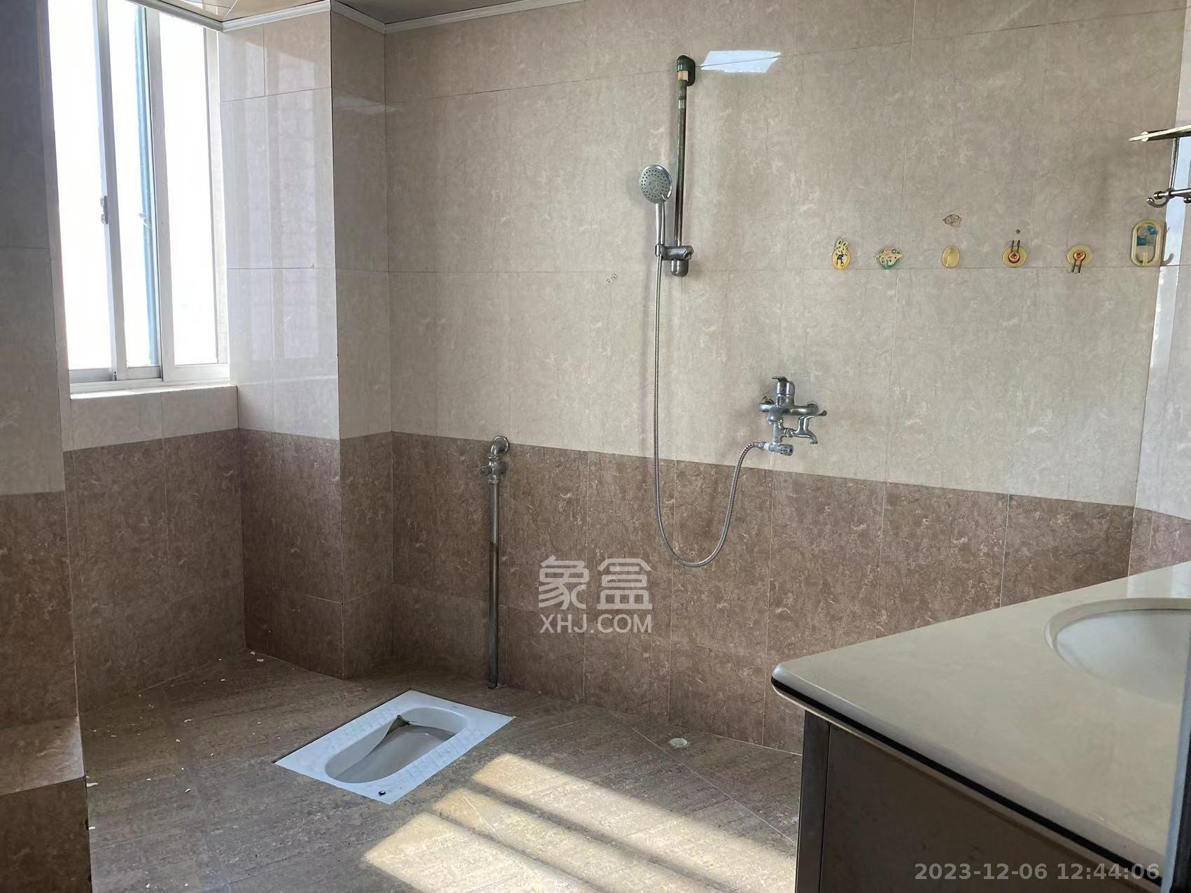 丰泉家园  4室2厅1卫   5500.00元/月室内图