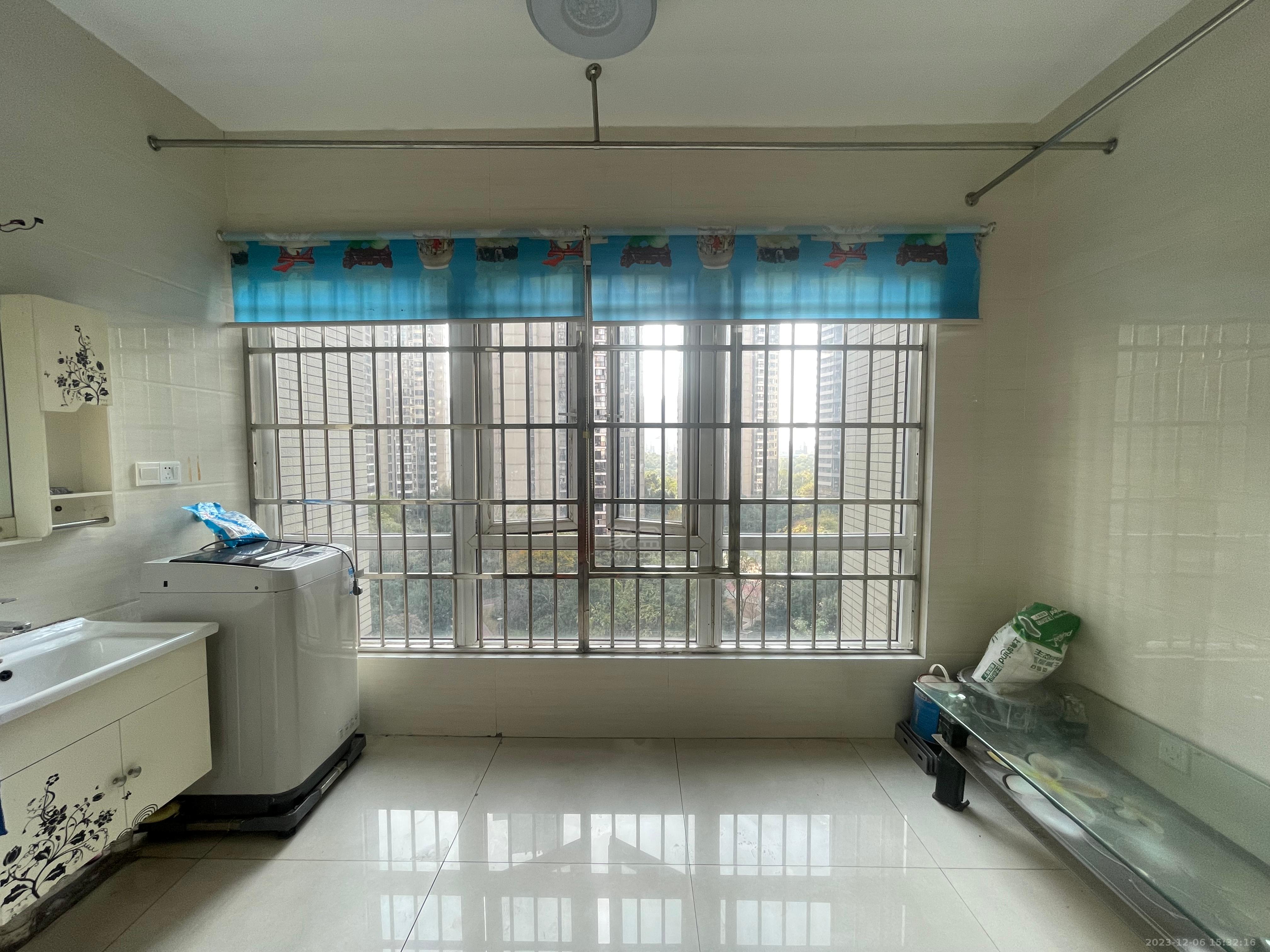 美的城三期 3室2厅1卫 2500.00元/月 美的城三期 3室2厅1卫 2500.00元/月室内图