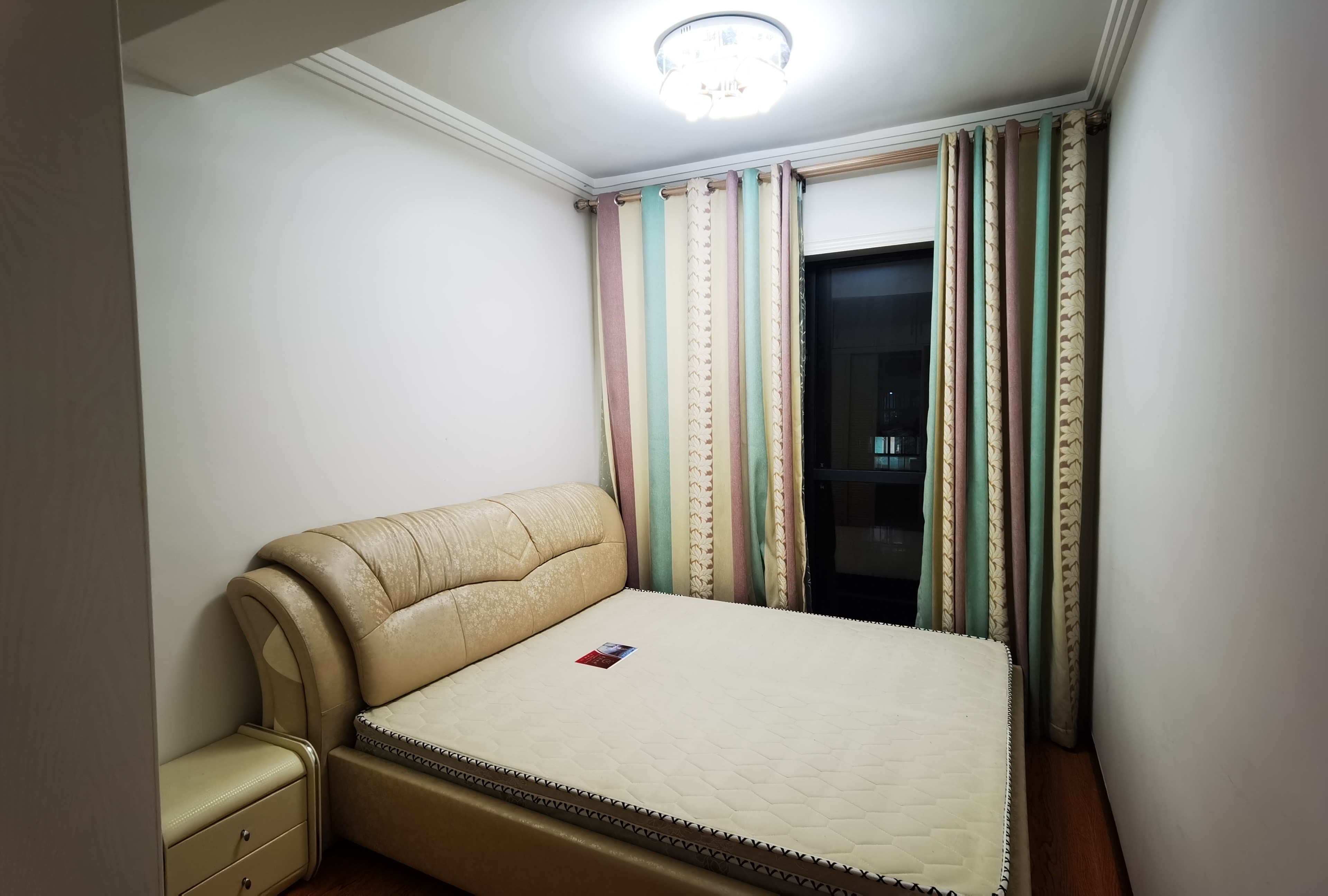 中天铭廷C1组团  4室2厅2卫   6500.00元/月室内图1